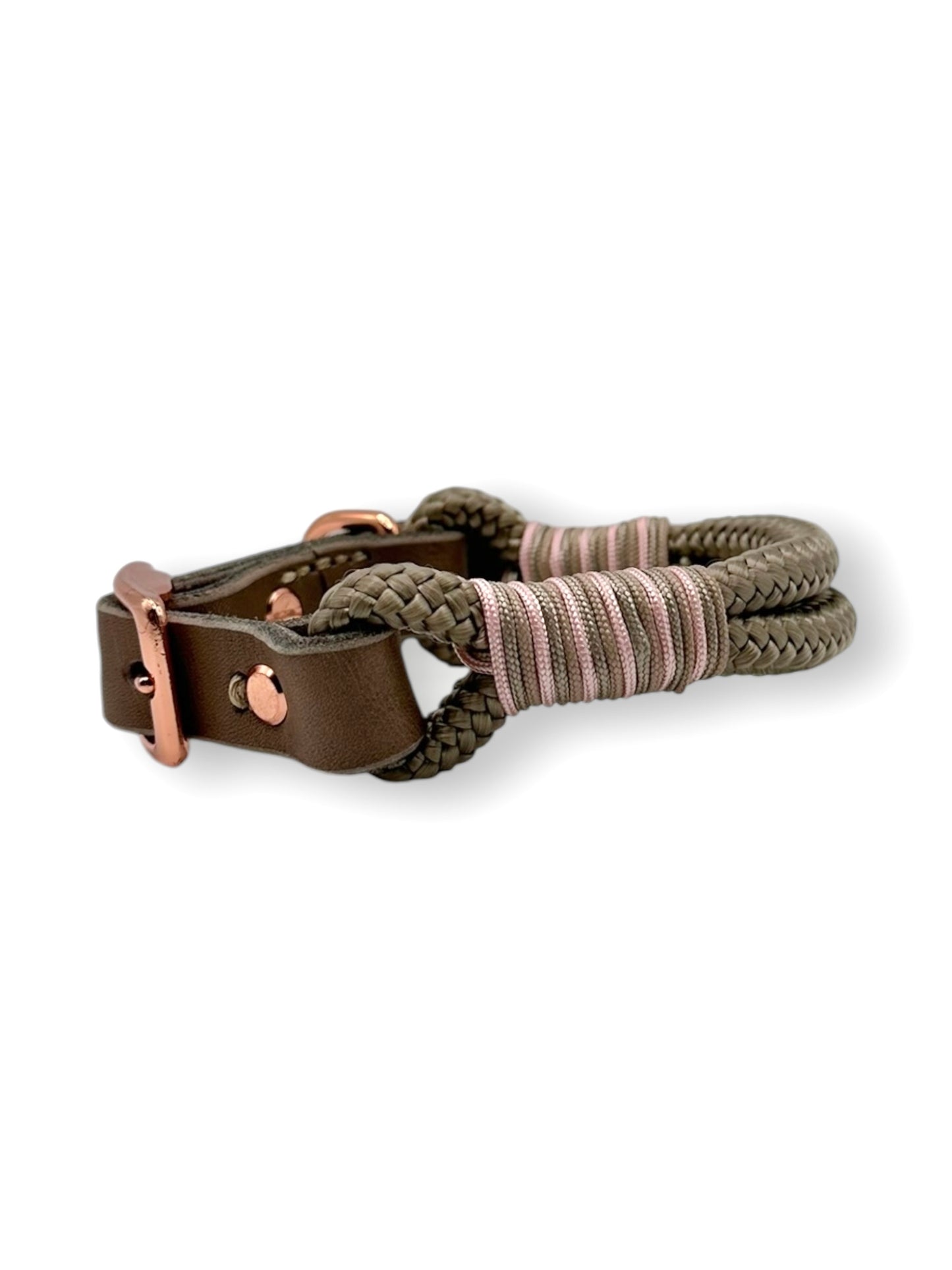 Hundehalsband aus Tau mit lederverschluss in den Farben tan, mocca und blush rosa Seite