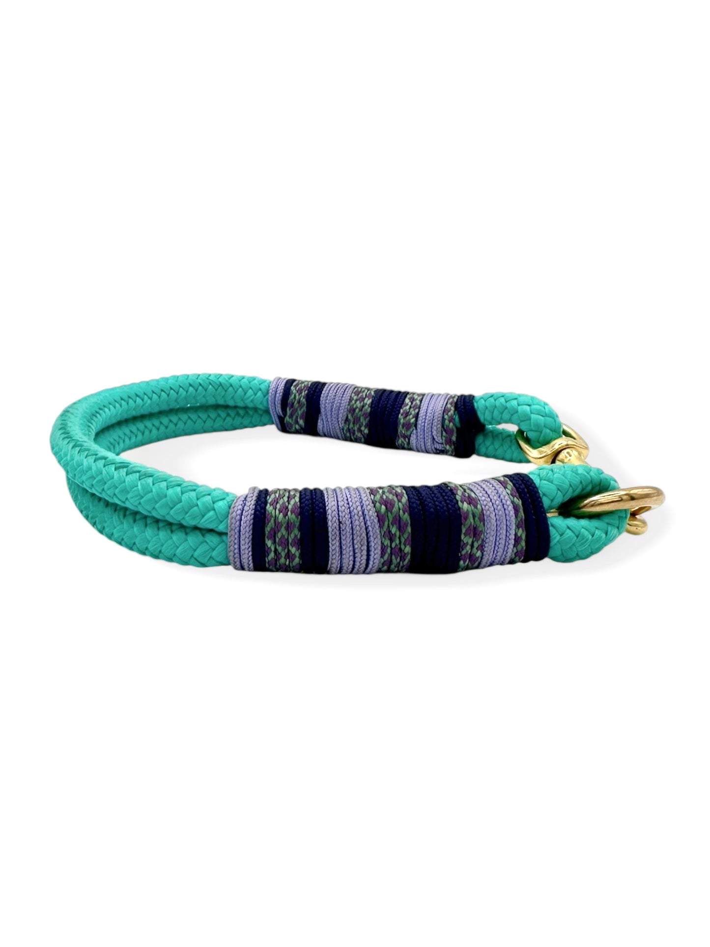 Hundehalsband aus 8mm starken Tau in Aquamarin mit Marine blau, pale Lavendel und mint und lila Diamond Details - seite