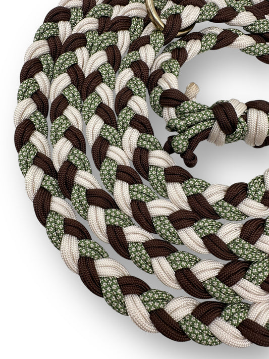 Paracordleine geflochten aus Herbst Farben: Moss Diamonds, Cream und Walnut Braun. Karabiner und Ringe Gold (Messing). Doppelter Diamantknoten, für kleine, mittlere und große Hunde geeignet.