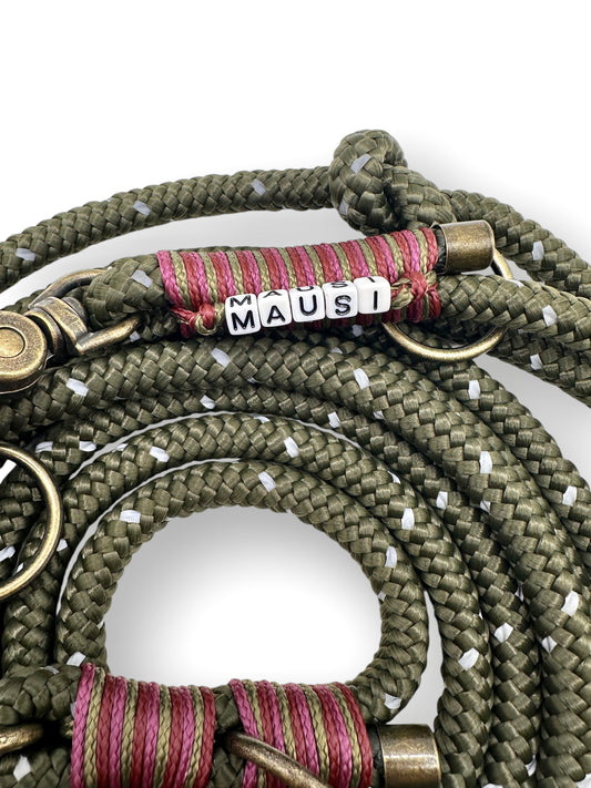 Hundeleine mit reflektierenden Details in der Farbe Olive grün. Personalisierbar und Länge anpassbar.