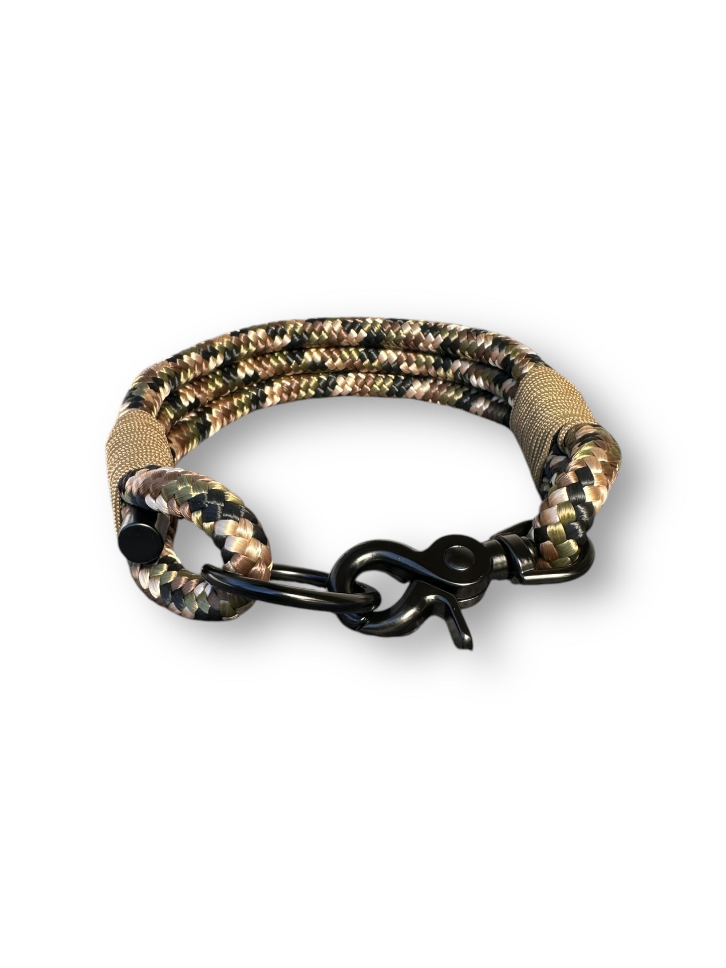 Tau Hundehalsband aus dem Seil Camouflage mit Coyote Braun Umwickelung. Personalisierbar in Größe und Farbe - Vorderansicht