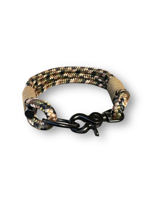Tau Hundehalsband aus dem Seil Camouflage mit Coyote Braun Umwickelung. Personalisierbar in Größe und Farbe - Vorderansicht