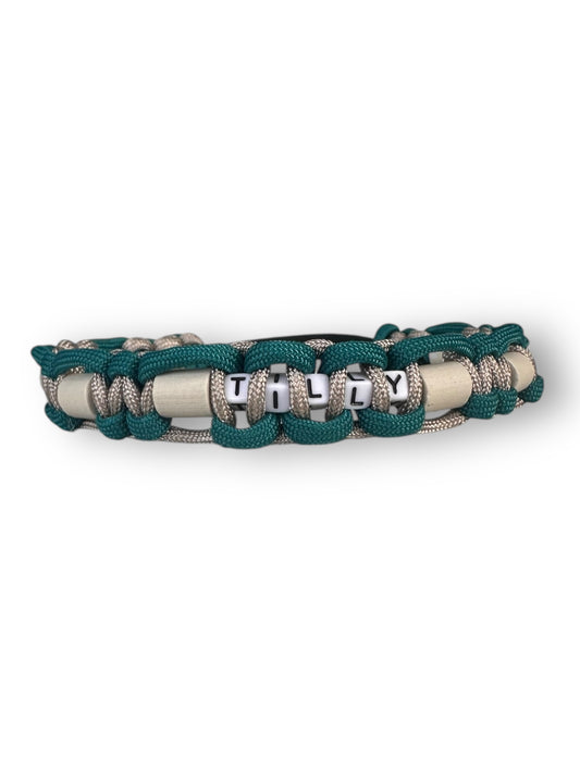 Em-keramik Halsband in petrol und Silber grau mit schwarzen Details - Rueckansicht Name 