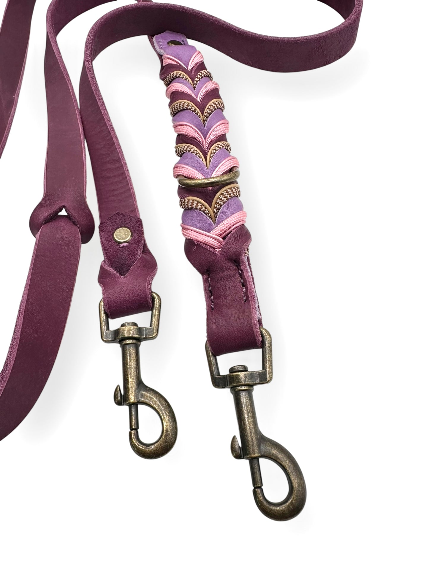 Geflochtene Lederleine in Traube und Orchidee mit lila und braunen Details - beschläge