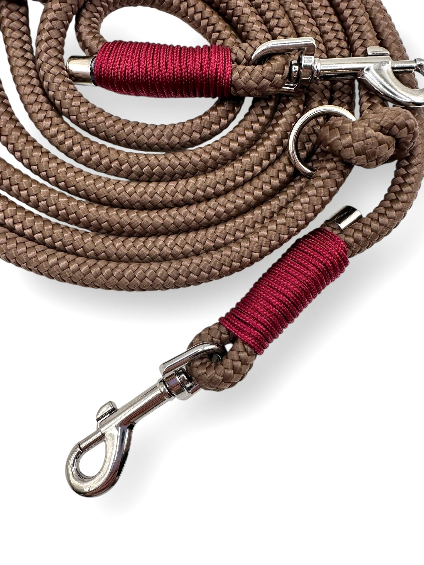 Herbstliche Hundeleine aus Tau in Braun mit roten Details. Perfekt als Weihnachtsgeschenk Personalisierbar und anpassbar