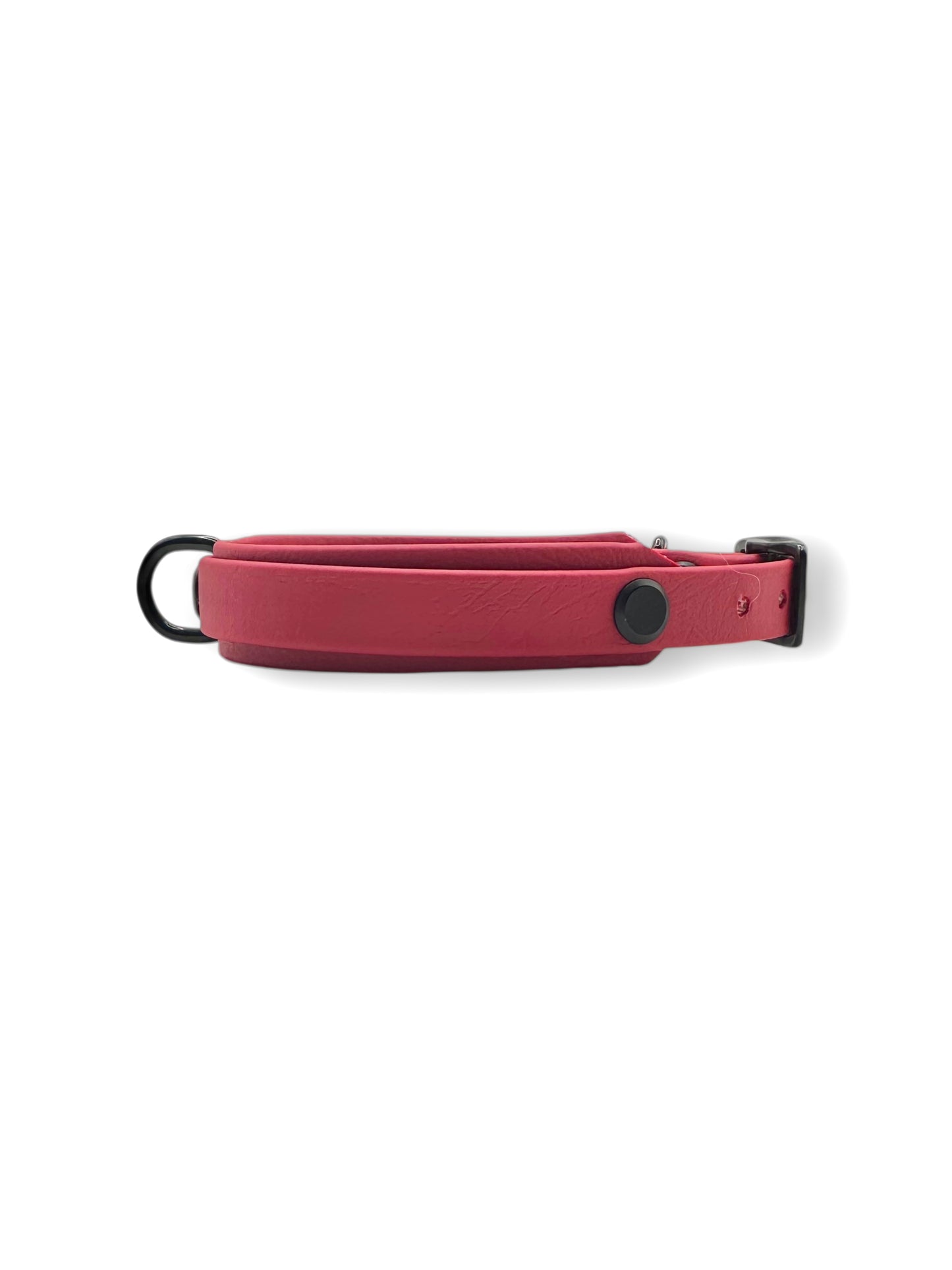 Hunde set bestehend aus Halsband und Leine aus BioThane in rot mit schwarzen Details. Geeignet für kleine, mittlere und große Hunde, da es a das Gewicht deines Hundes angepasst wird. BioThane ist für jedes Wetter geeignet.