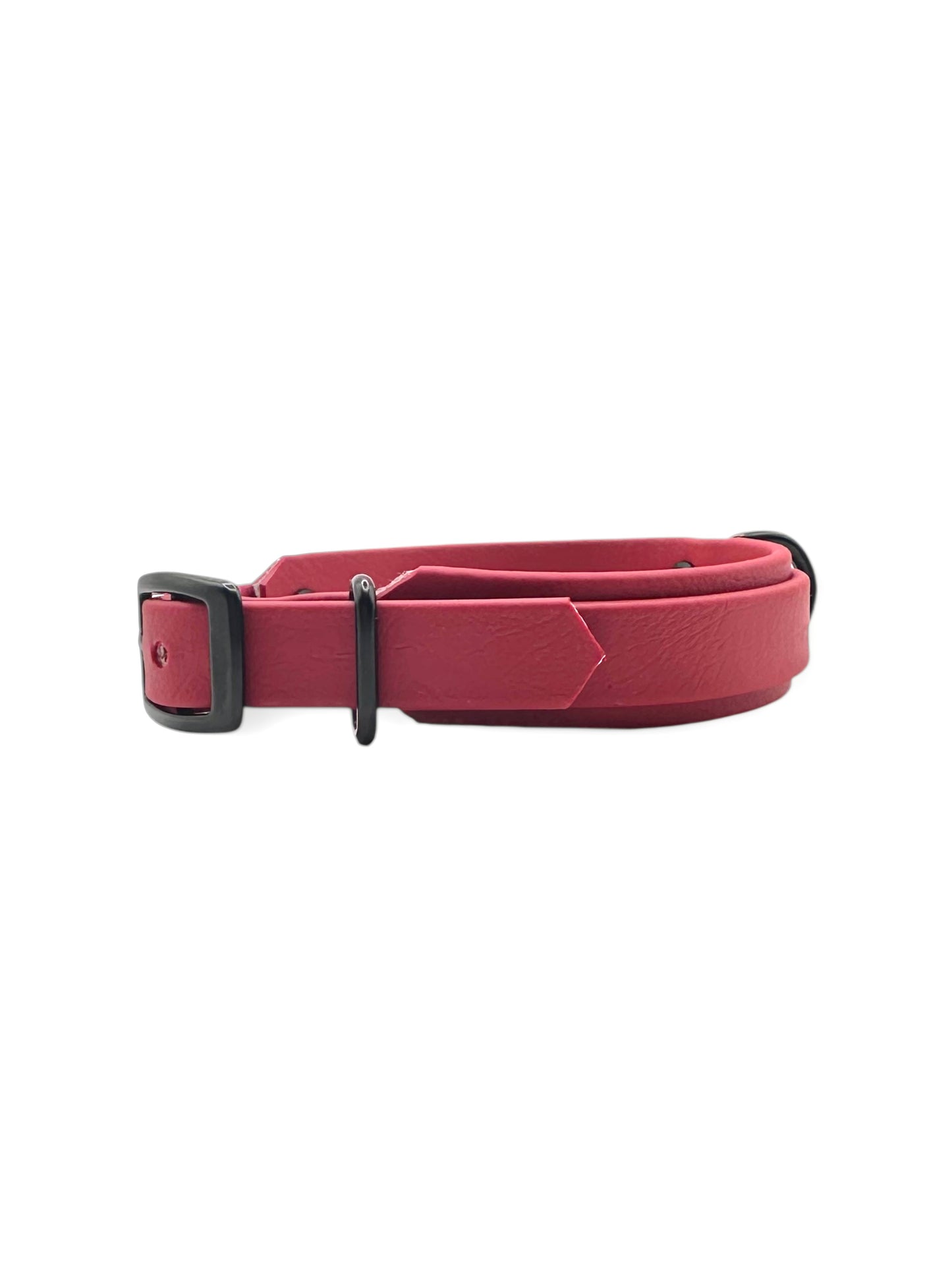 Hunde set bestehend aus Halsband und Leine aus BioThane in rot mit schwarzen Details. Geeignet für kleine, mittlere und große Hunde, da es a das Gewicht deines Hundes angepasst wird. BioThane ist für jedes Wetter geeignet.