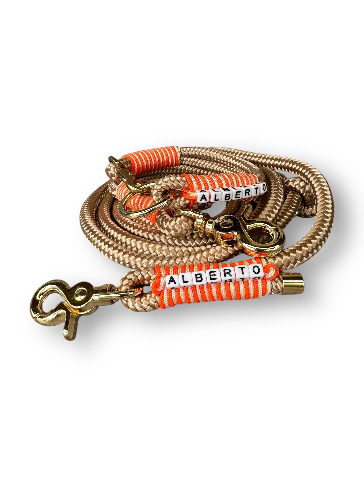 Hundeset bestehend aus Halsband und Leine aus 10mm dickem Tau in der Farbe beige mit orangenen und goldenen Details 