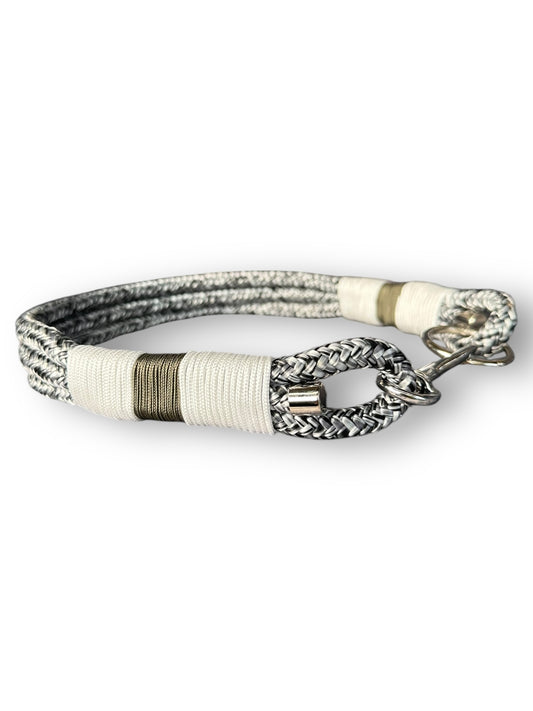 Hundehalsband aus 10mm Tau in dem Seil Noise mit silber grauen Details - Seite 