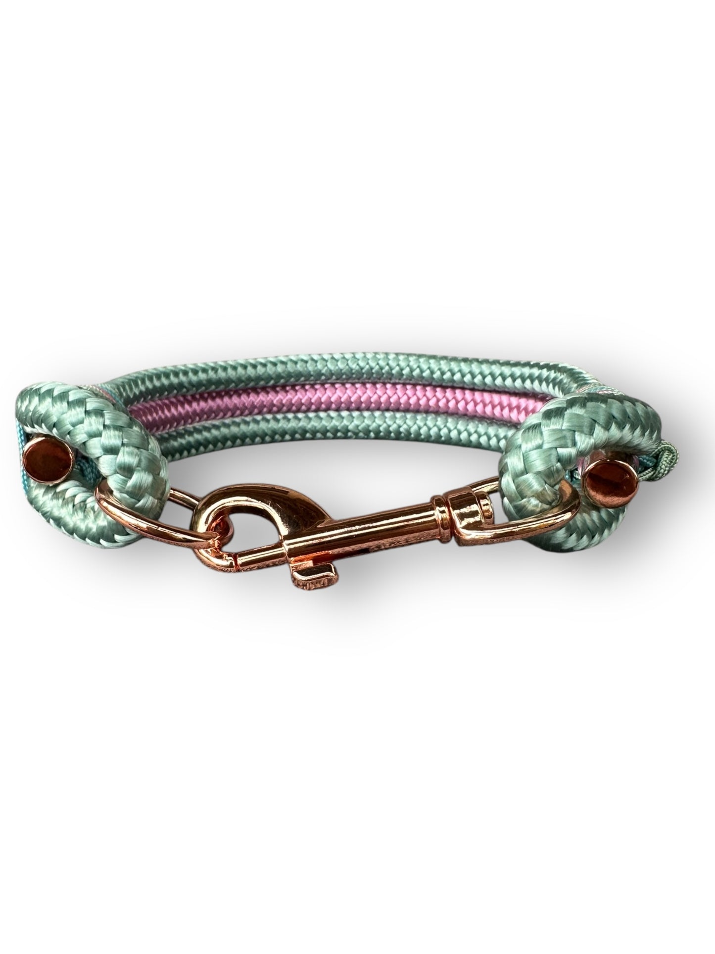 Hundehalsband aus 10mm starken Tau in sea grün mitpastel turquoise, Lavendel rosa und mint blau Details - vorne