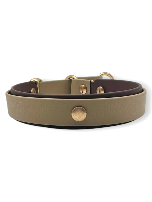 Hundehalsband aus BioThane mit Zugstopp verstellbar in dunkbraun und hellbraun. Herbsthalsband für Hunde mit goldenen Details. Hinten