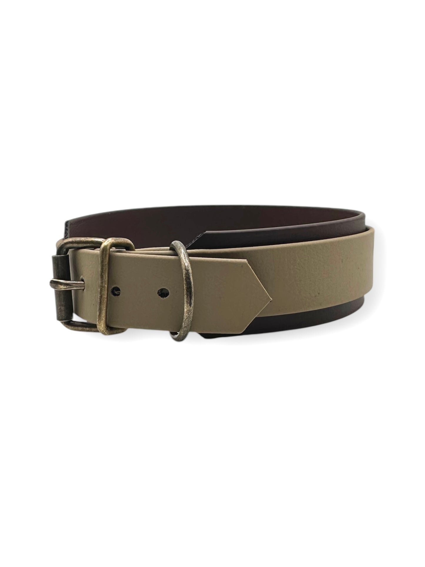 Hundehalsband aus BioThane in beige und dunkelbraun. In verschiedenen Breiten erhältlich, somit passend für jede Hundegröße. Geeignet für jedes Wetter.