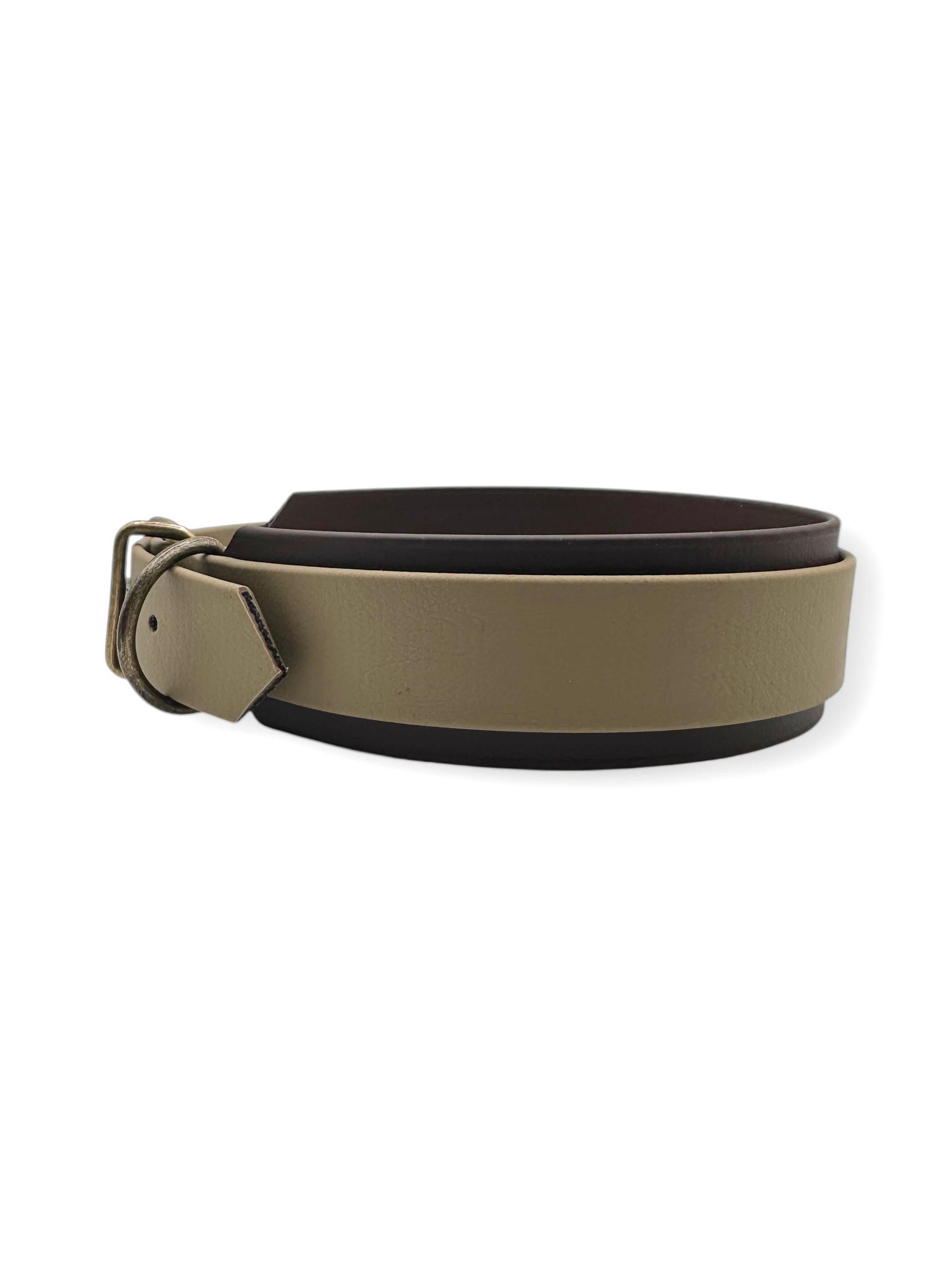 Hundehalsband aus BioThane in beige und dunkelbraun. In verschiedenen Breiten erhältlich, somit passend für jede Hundegröße. Geeignet für jedes Wetter.