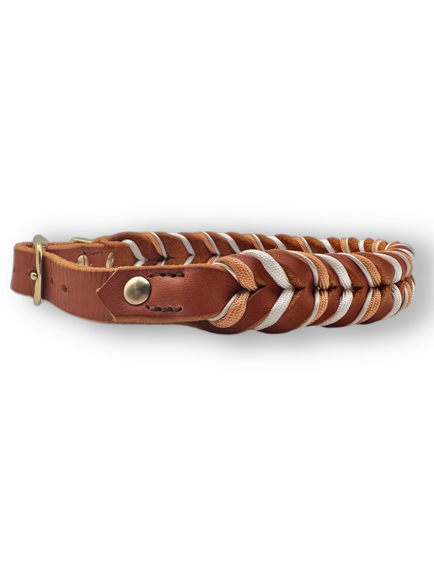 Hundehalsband aus Leder geflochten für kleine, mittlere und große Hunde. Wird a das Gewicht angepasst. In den Farben Braun, Whisky mit orangenen und weißen Details 