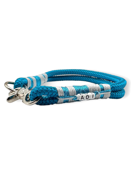 Hundehalsband aus Tau in blau mit Glitzer und silbernen Details. 10mm PPM Seil Aqua