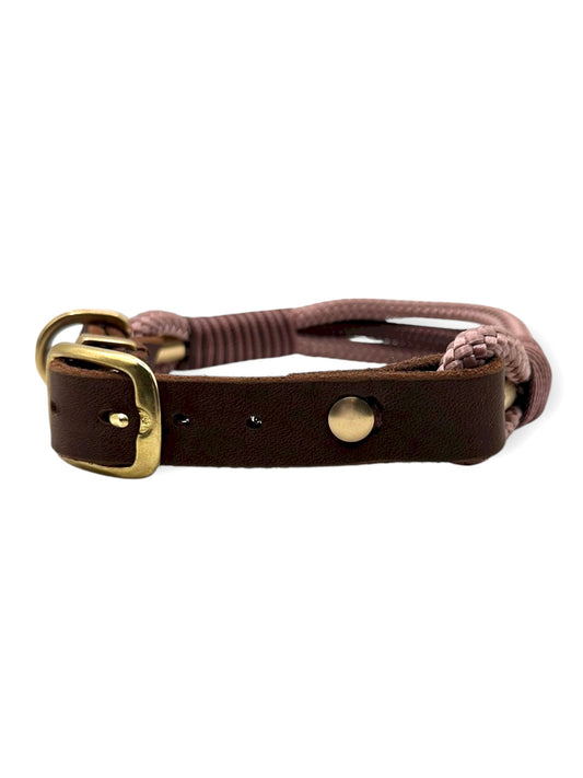 Hundehalsband aus Tau in den Farben Kupfer rosa und Braun. Passend zum Herbst. Mit Goldenen Messing Details.