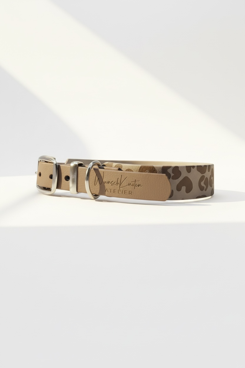 Leopardenhalsband in braun und taupe mit  silbernen Beschlägen 