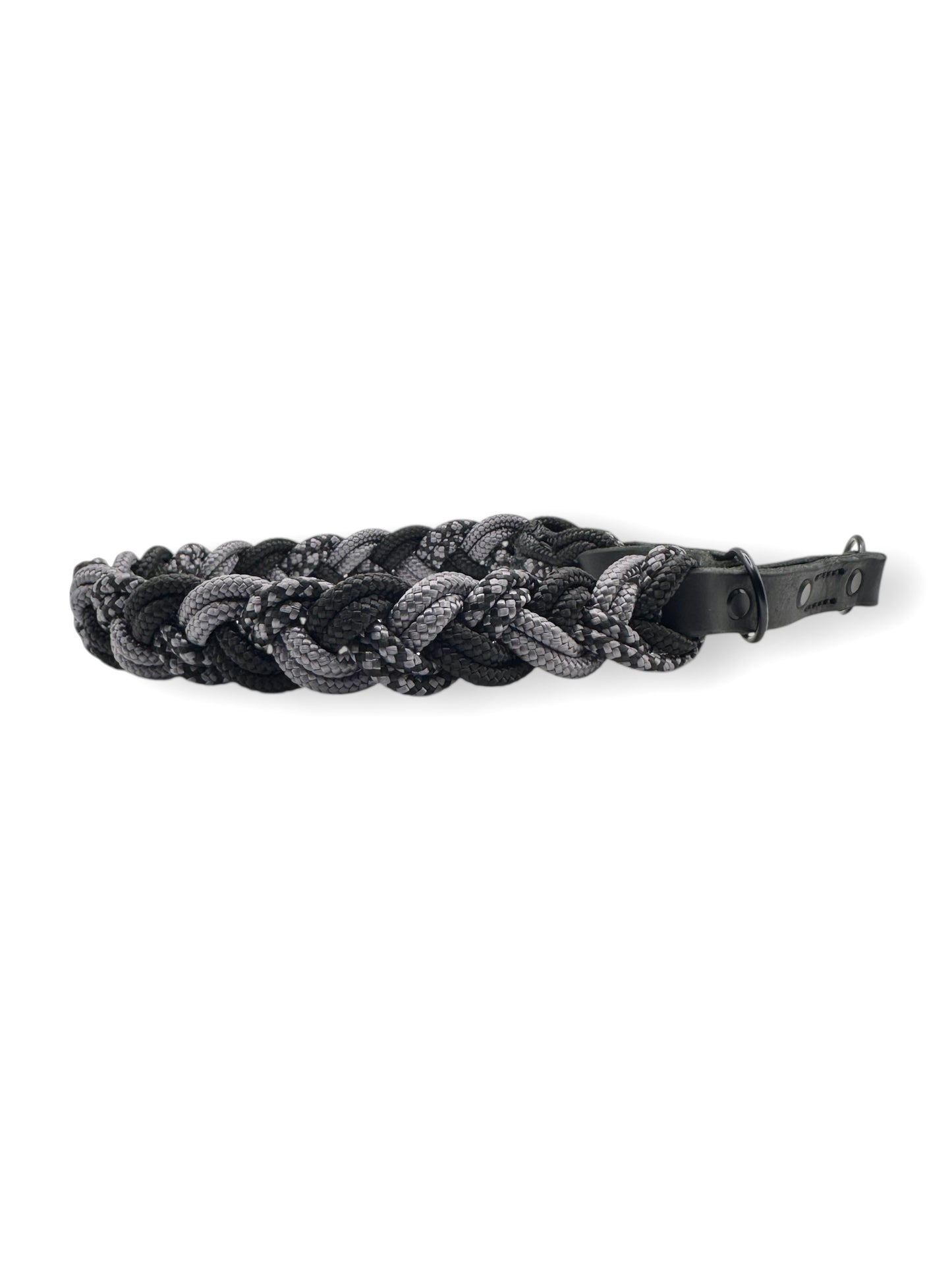 Hundehalsband geflochten aus Tau in grau und schwarz. Tauhalsband aus 6mm starken PPM-Seil geflochten. Mit Zugstopp Verschluss aus schwarzem Leder. 