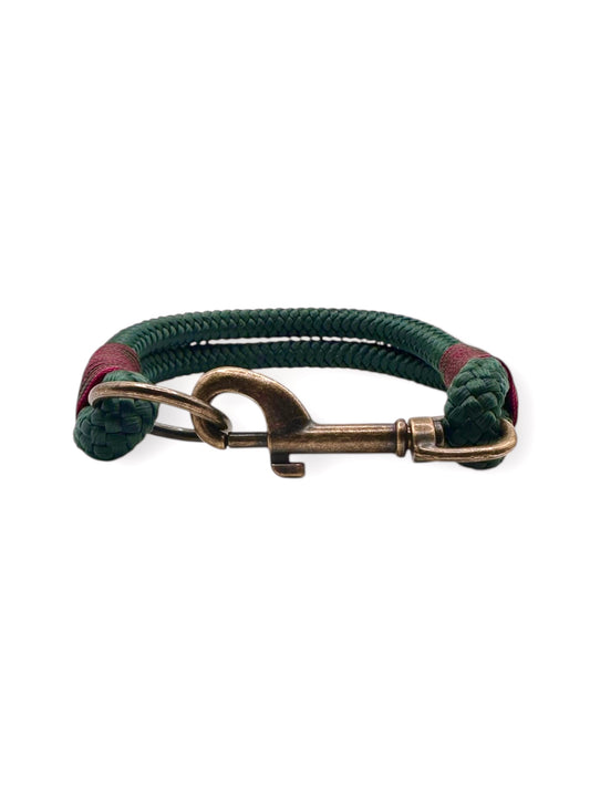 Hundehalsband in dunkelgrün mit roten Details. Aus Tau mit antik-goldenen Beschlägen. Weihnachtshalsband Personalisierbar