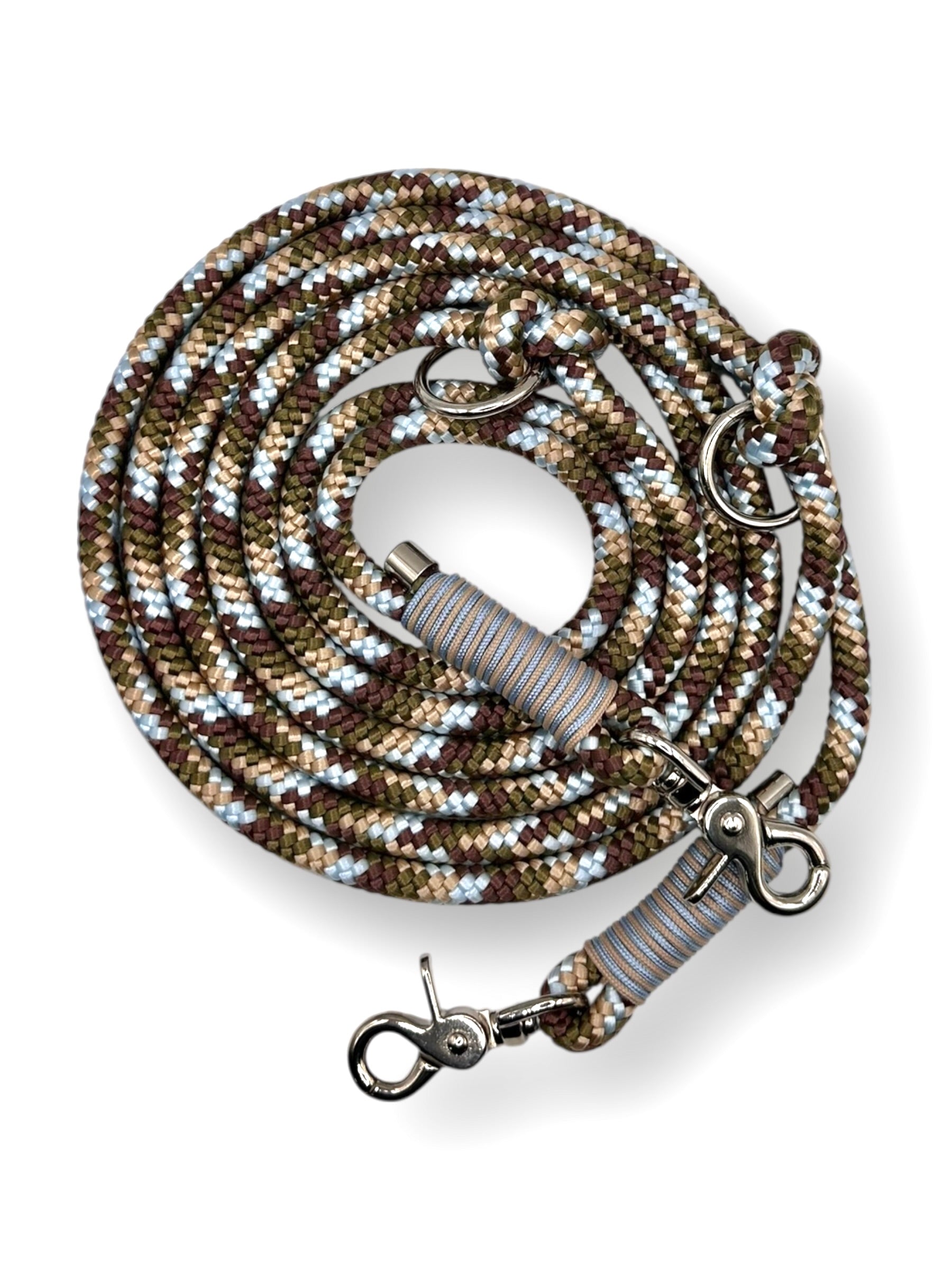Hundeleine Herbst aus 10mm starken Tau herbstliche Farben braun, grün, beige, blau und Camouflage (Tundra) mit silbernen Details. Mocca und ice blau Umwicklung 