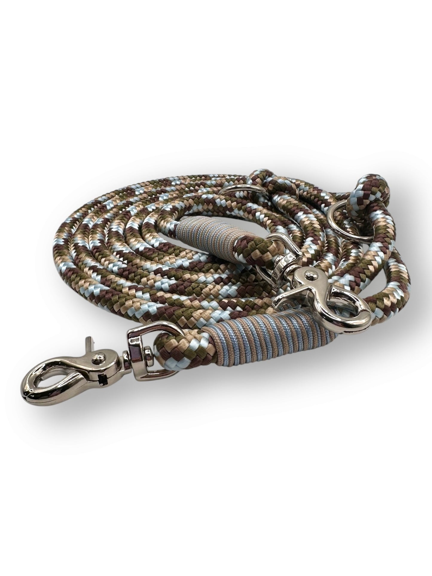 Hundeleine Herbst aus 10mm starken Tau herbstliche Farben braun, grün, beige, blau und Camouflage (Tundra) mit silbernen Details. Mocca und ice blau Umwicklung 