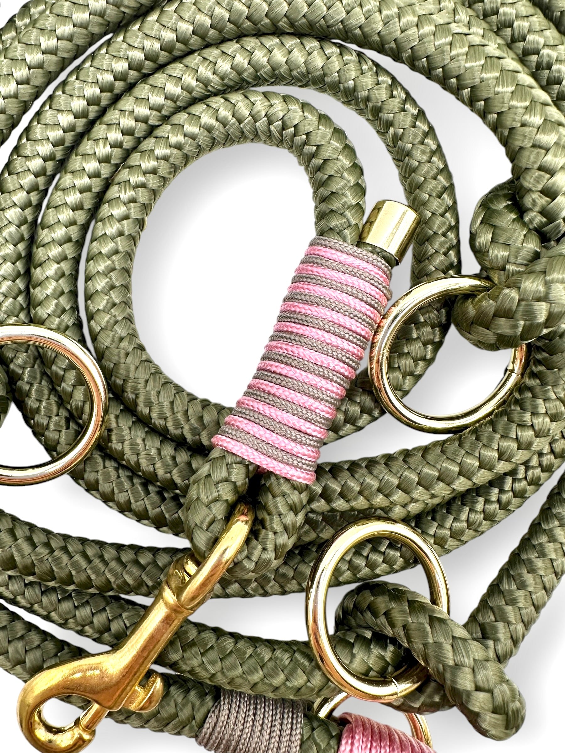 Hundeleine aus Tau 10mm stark in grün -dunkle Olive. Herbstliche Farben, mit rosa und goldenen Details. Nahaufnahme Umwicklung 