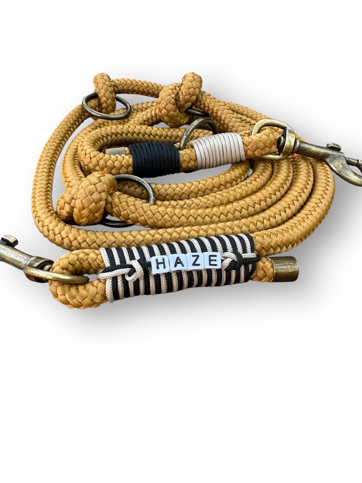 Hundeleine aus 10mm Tau in der Farbe Karamell mit schwarzen und mocca Details