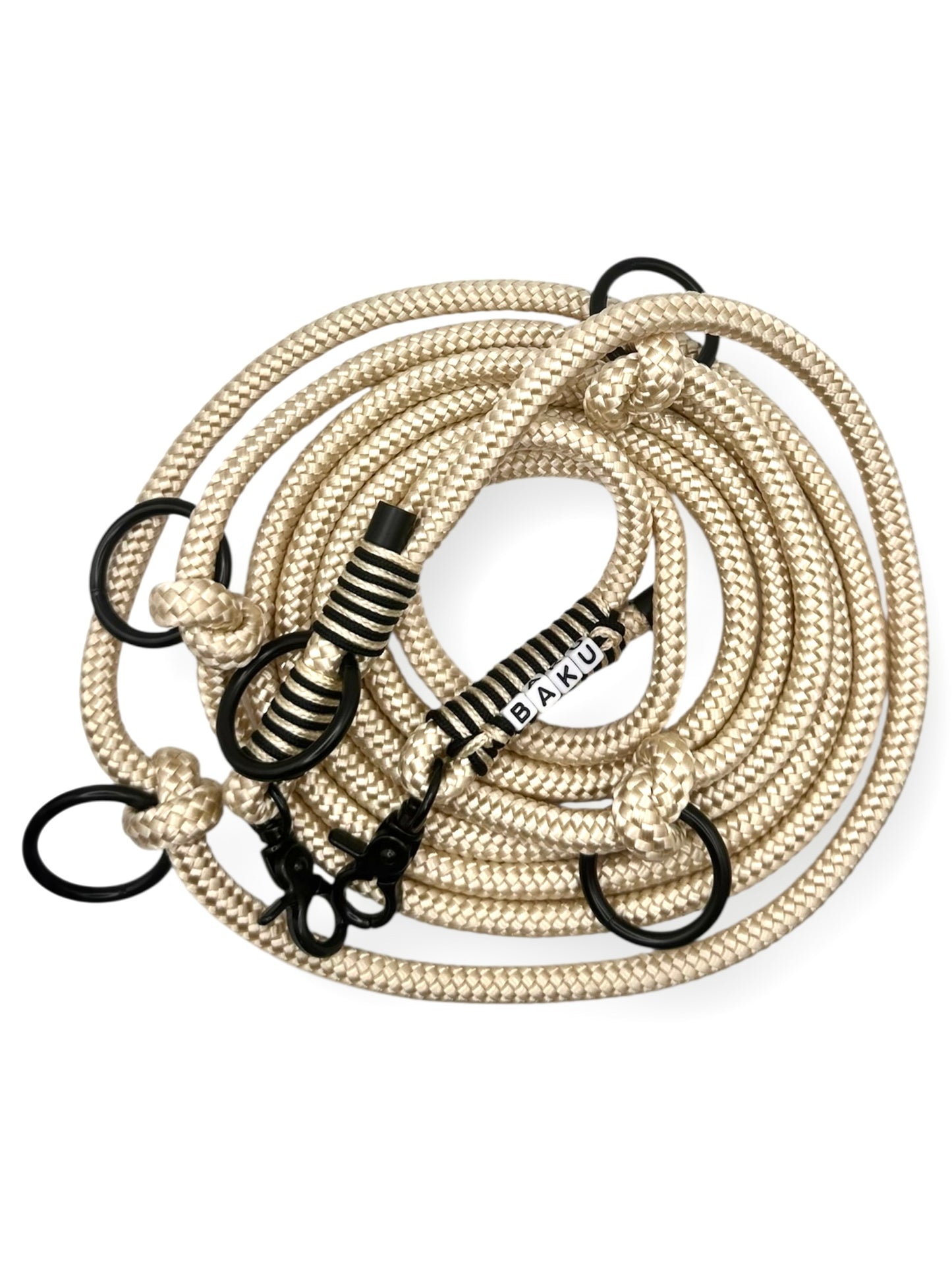 Hundeleine aus 8mm starken Tau in der Farbe Shiny Gold mit cream und schwarzen Details 