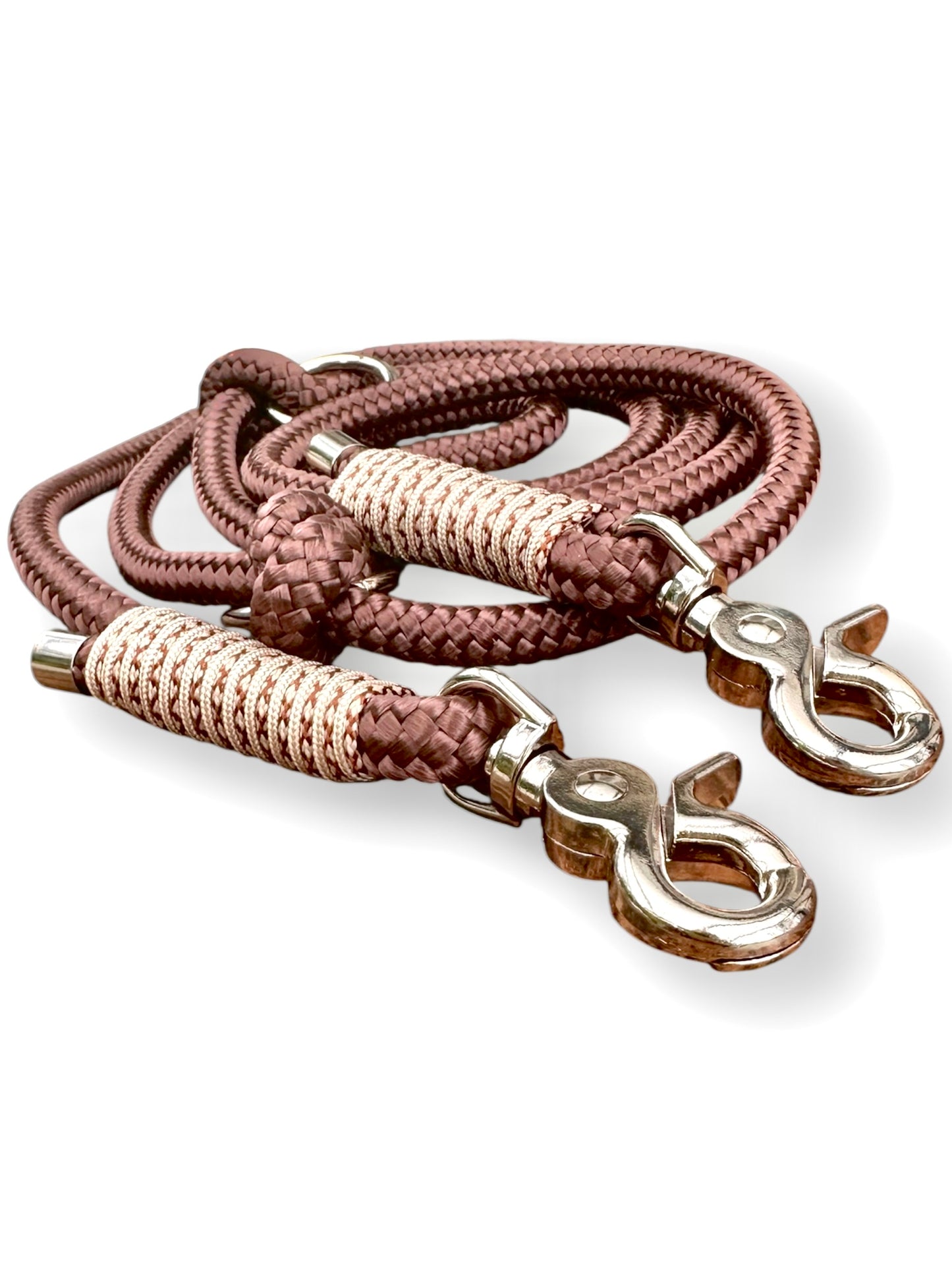 Hundeleine aus 10mm starken Tau in braun mit silberne Details - Gesamtansicht 