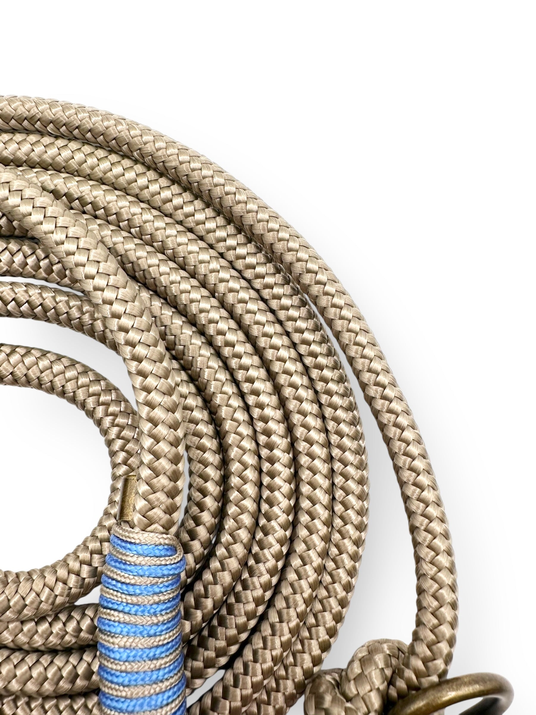 Hundeleine aus Tau in tan mit dark baby blauen Details aus 8mm starken Seil -Seil
