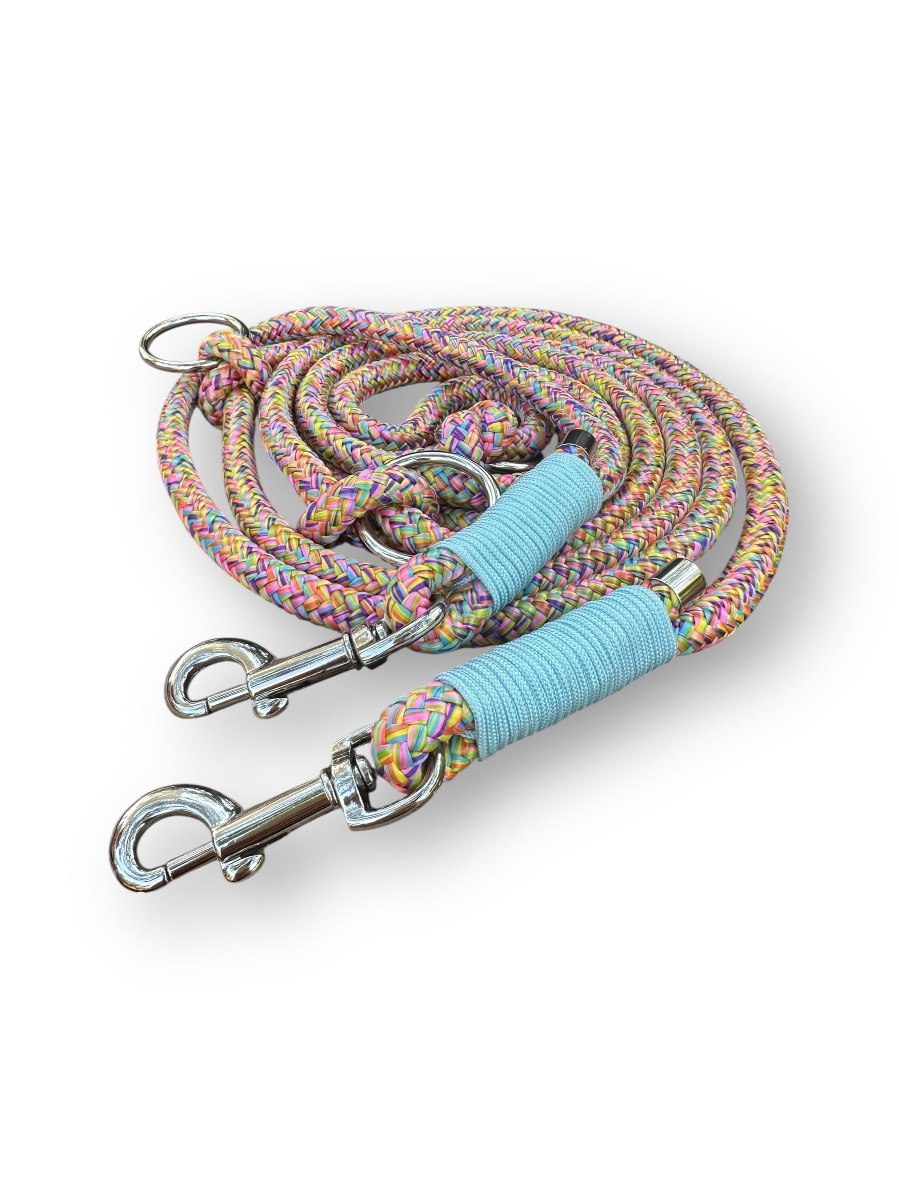 Hundeleine aus 10mm Tau in der Farbe Flower Power mit hellblauen Details 