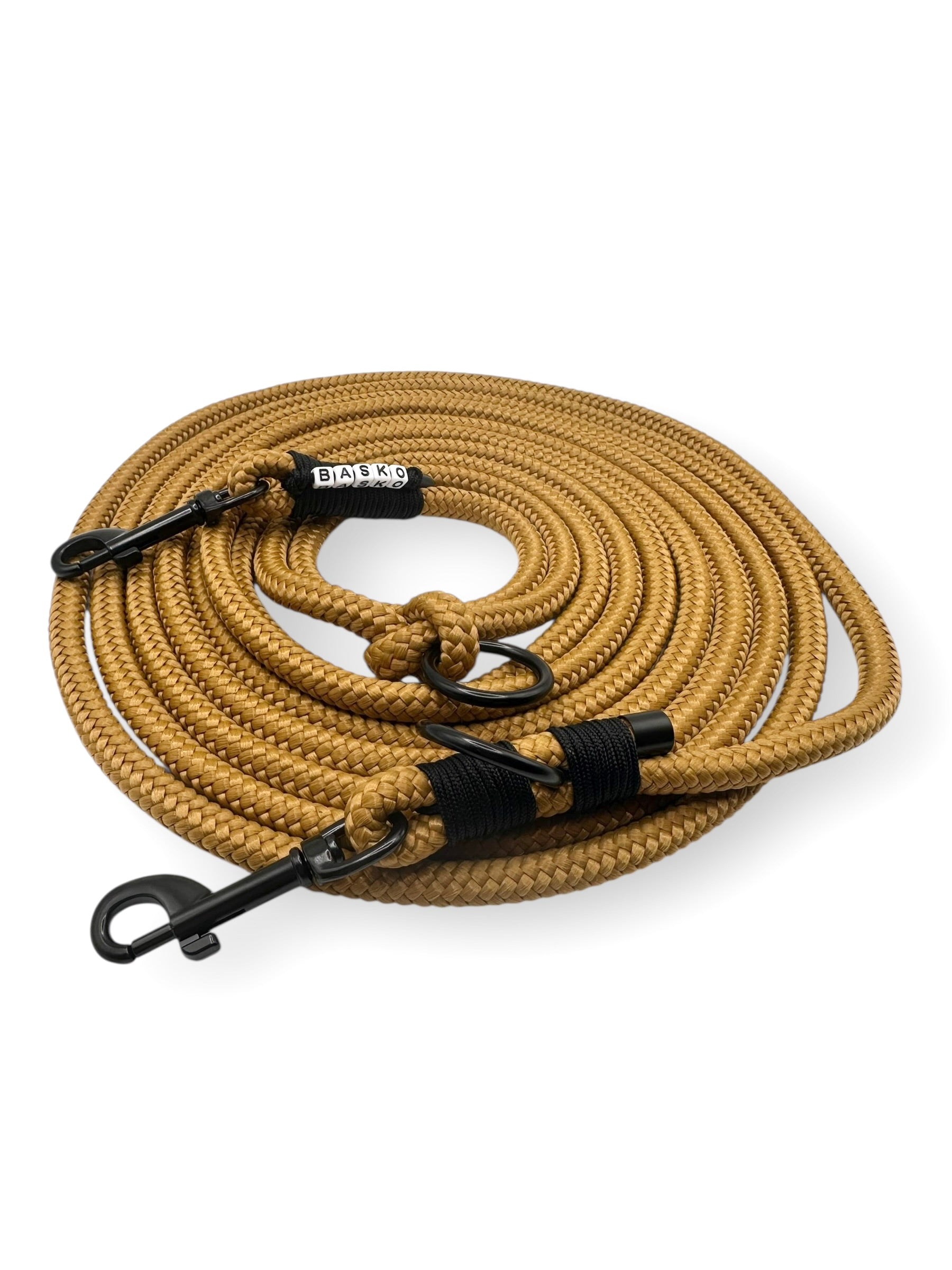 Hundeleine aus Tau in der Farbe Karamell mit schwarzen Details. Personalisierbar mit Name und anpassbar 