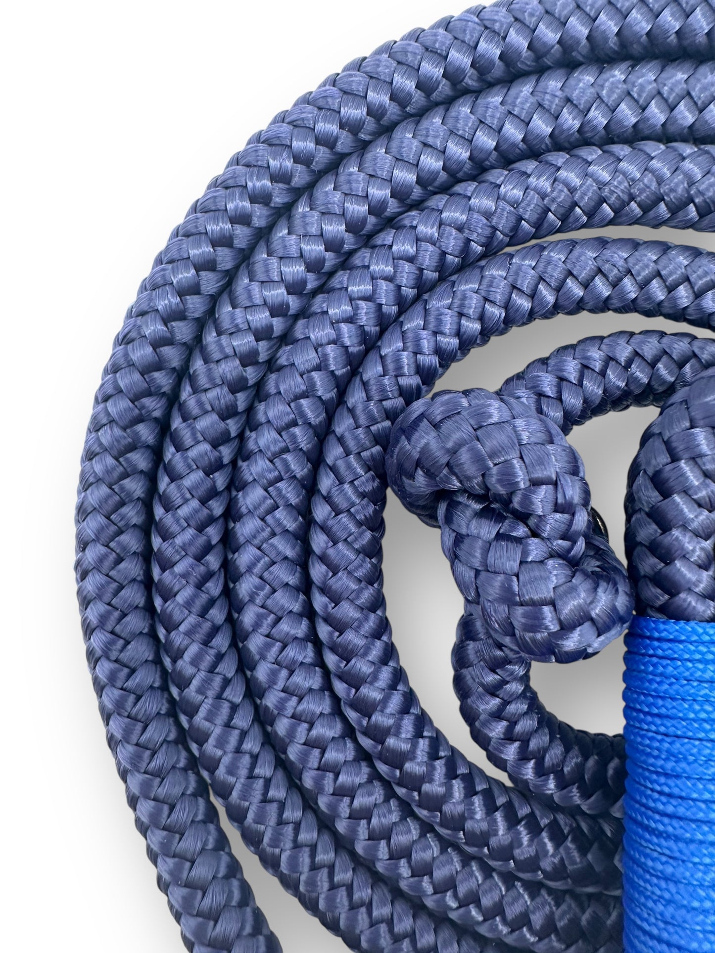 Hundeleine aus 10mm starken Tau in dunkelblau mit royal blauer Umwickelung und silbernen Details - Nahaufnahme seil