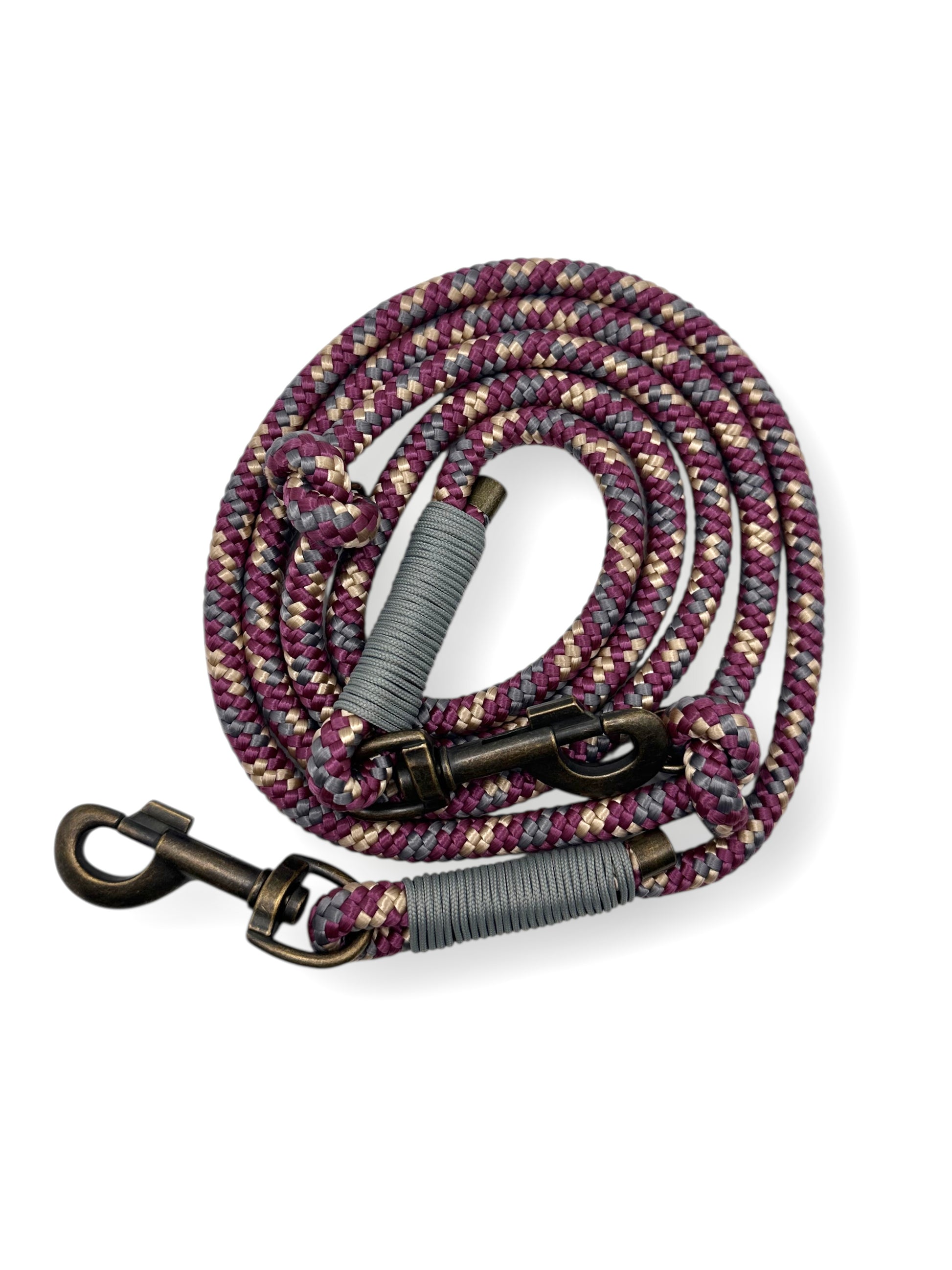 Tauleine für Hunde us 10mm starken Tau in der Farbe classy Bordeaux. Hundeleine in verschiedenen Längen geeignet für kleine, mittlere und große Hunde, da sie an das Gewicht deines Hundes angepasst wird.