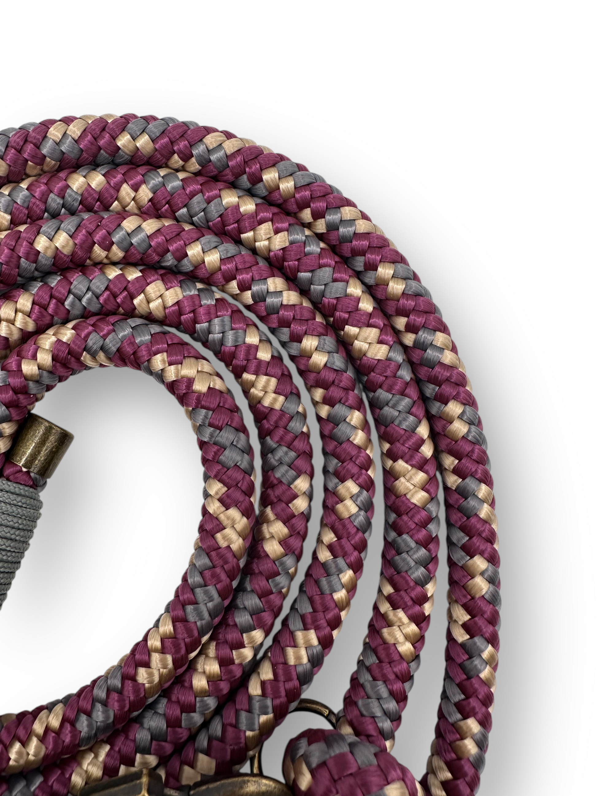 Tauleine für Hunde us 10mm starken Tau in der Farbe classy Bordeaux. Hundeleine in verschiedenen Längen geeignet für kleine, mittlere und große Hunde, da sie an das Gewicht deines Hundes angepasst wird.