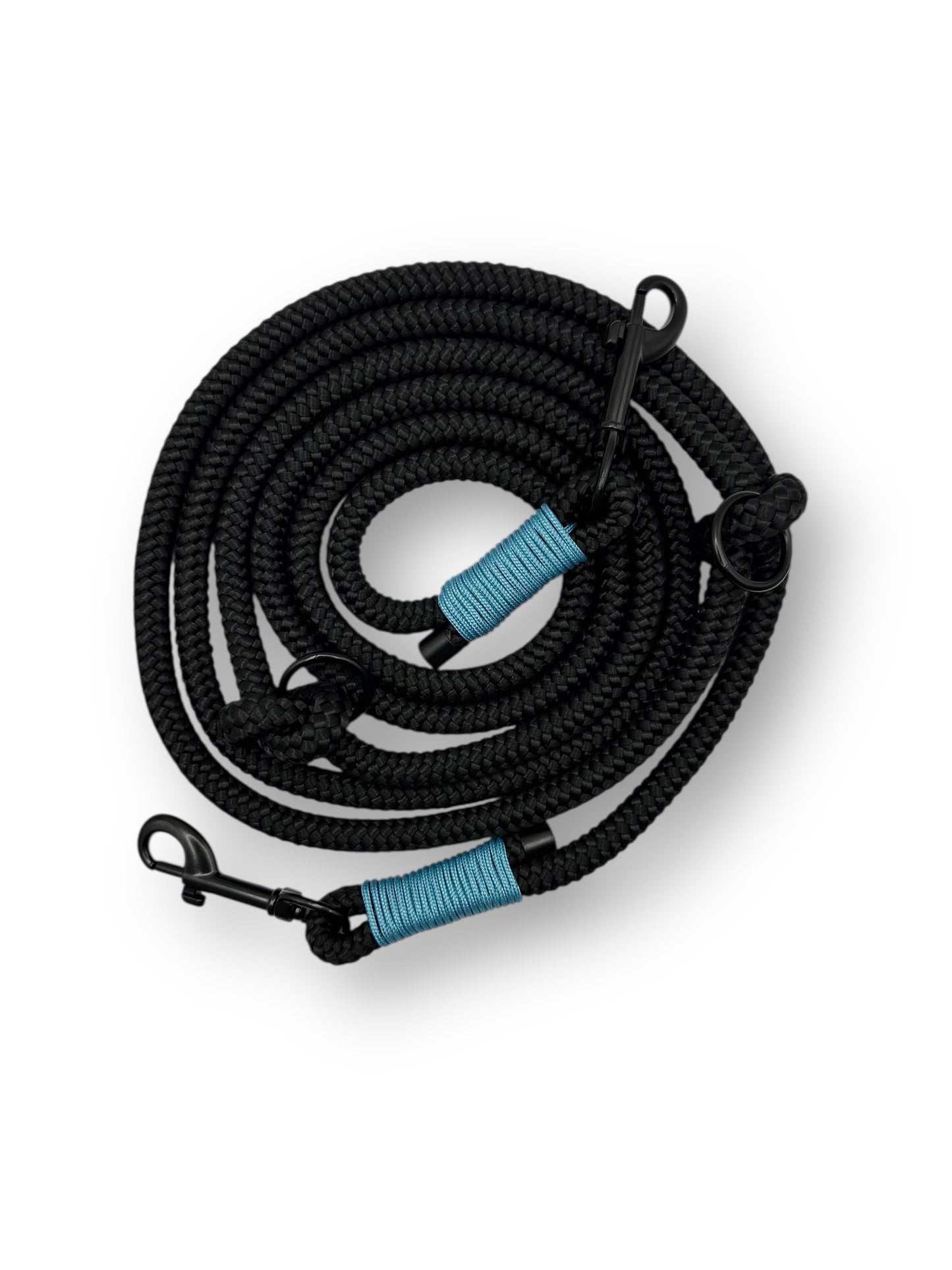 Hundeleine aus 10mm starken Tau in der Farbe schwarz mit türkisfarbener Umwickelung. Personalisierbar perfektes Weihnachtsgeschenk für alle Vierbeiner.