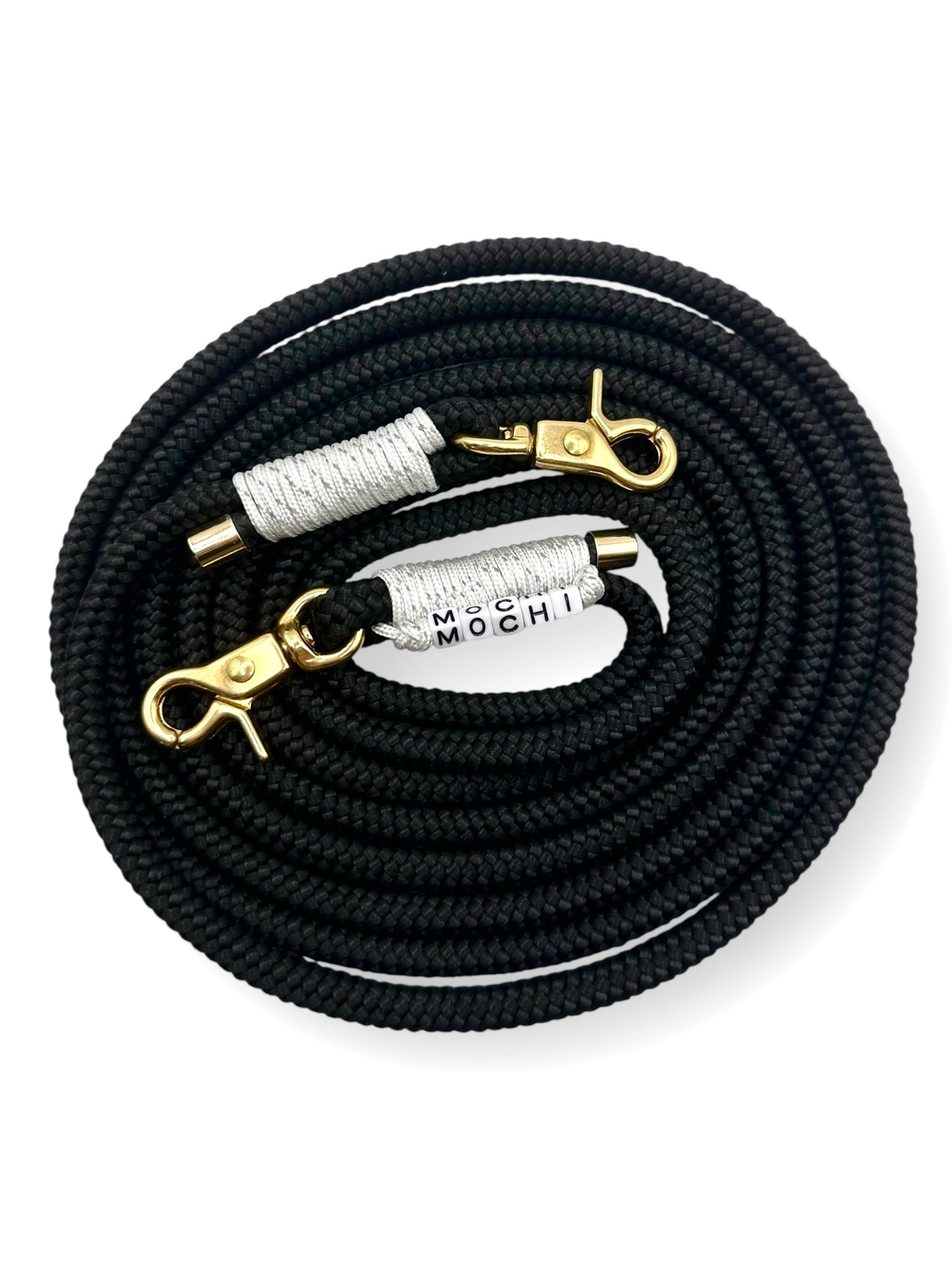 Hundeleine aus 8mm starken Tau in der Farbe schwarz mit weißen reflektierenden Details - draufsicht