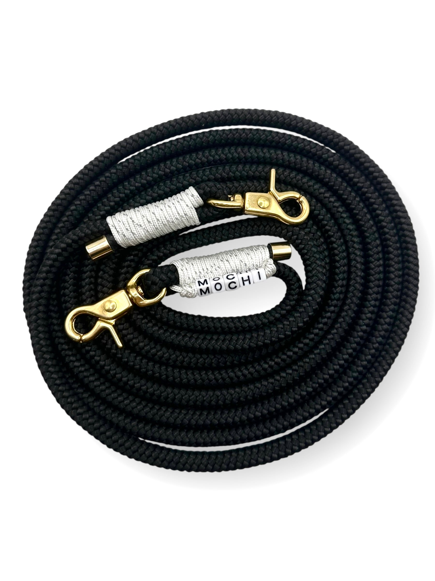 Hundeleine aus 8mm starken Tau in der Farbe schwarz mit weißen reflektierenden Details - draufsicht