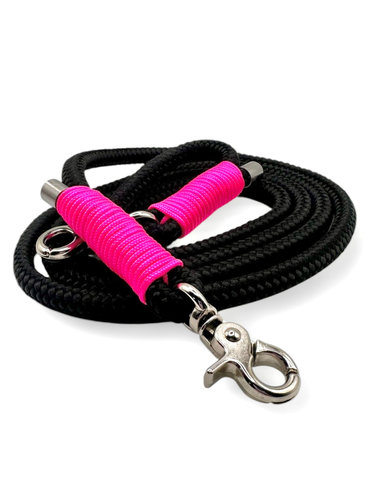 Hundeleine aus 8mm starken Tau in der Farbe schwarz mit nein rosa Details 