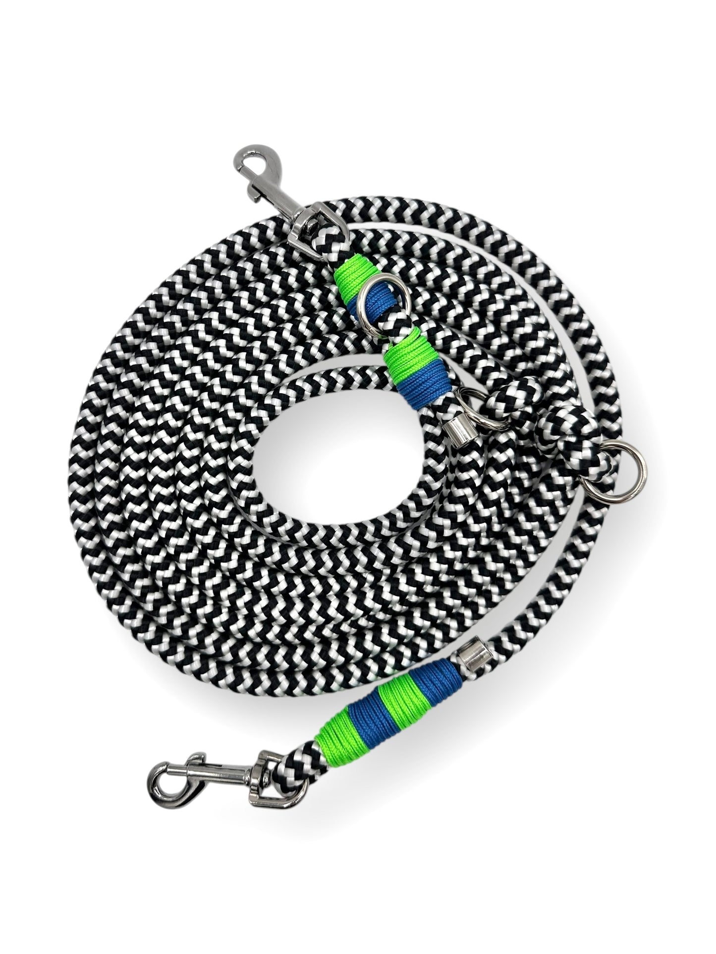 Hundeleine aus 10mm starken Tau in schwarz weiß shockwave mit lapis blauen und Neon grünen Details Draufsicht