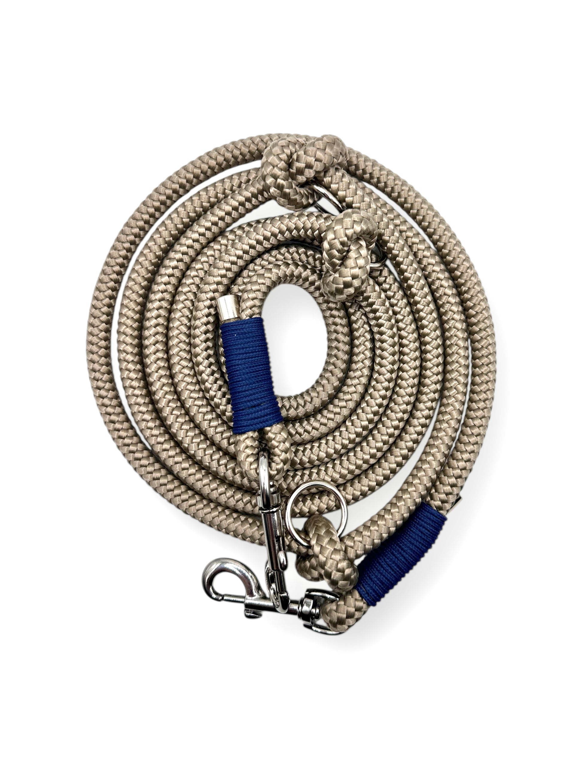 Hundeleine aus 10mm starken Tau in der Farbe tan, mit Galaxy blauen details.