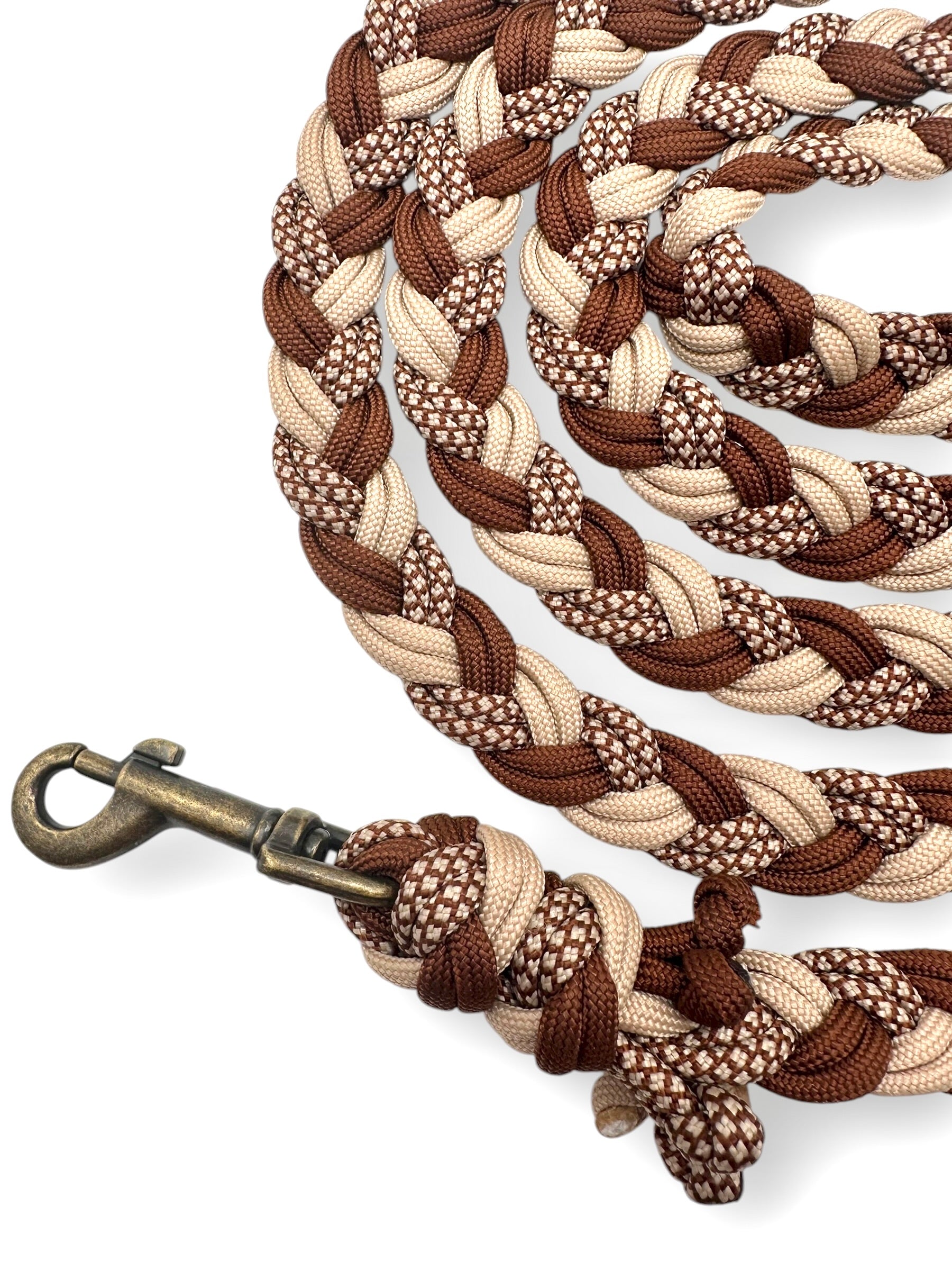 Hundeleine geflochten aus Paracord Typ 3 in den Farben Mocca, chocolate braun diamonds