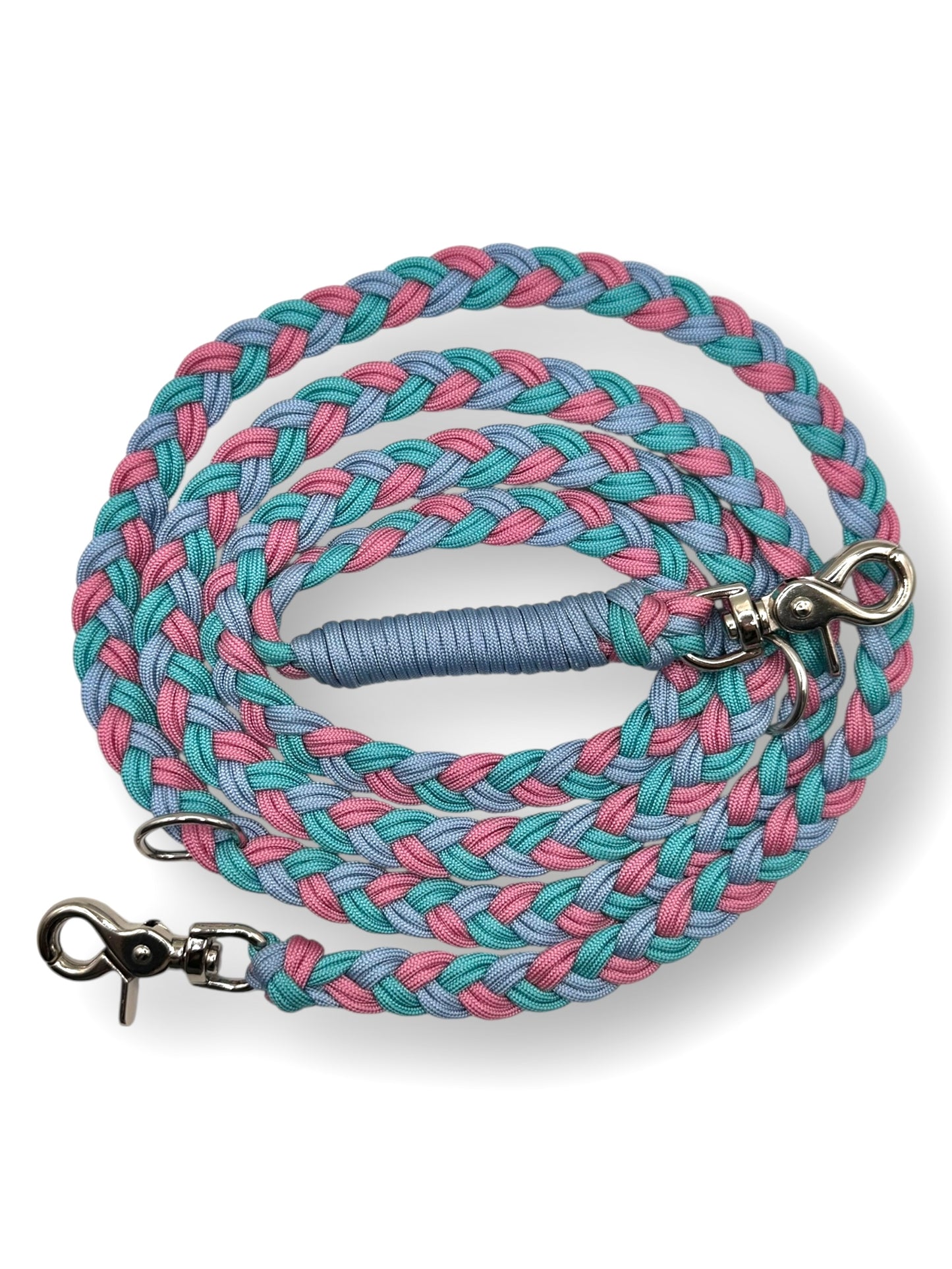 Hundeleine geflochten aus Paracord Typ 3 in den Farben turquoise, ice blau und Lavendel rosa mit silberne Beschlägen - Draufsicht 