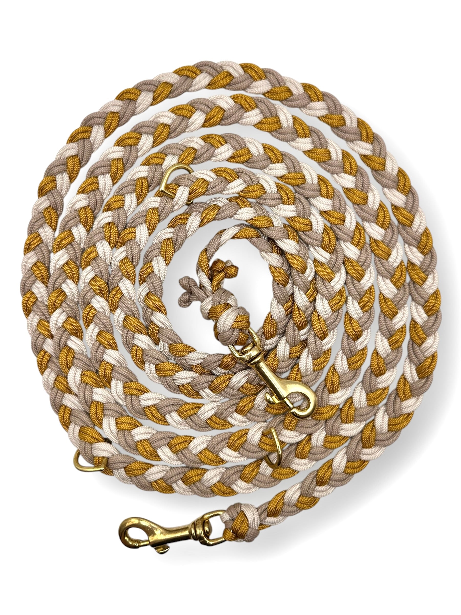 Hundeleine geflochten aus Paracord Typ 3 in den Farben Cream, Tan und Gold Rush. Mit goldenen Details. Draufsicht
