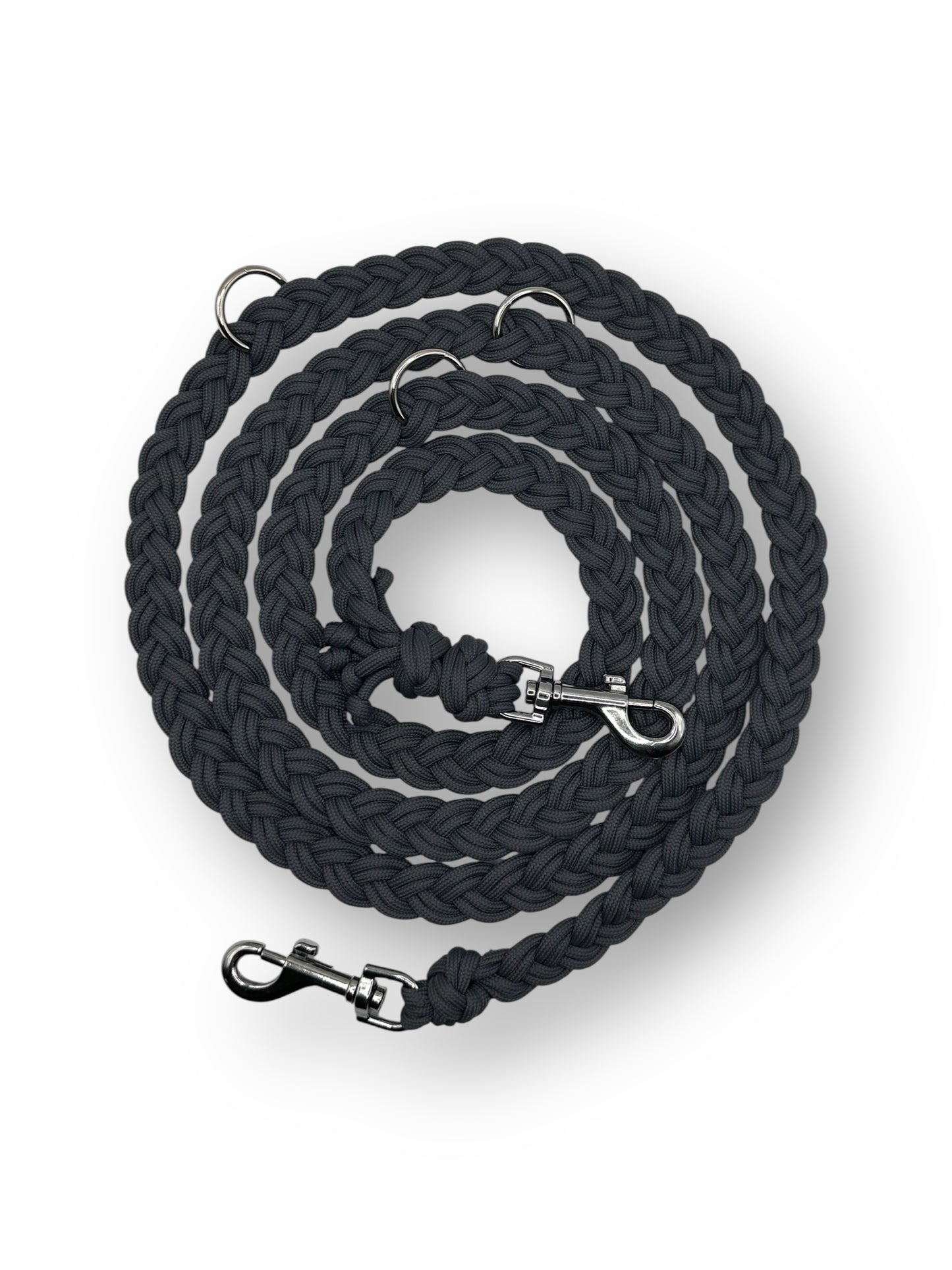 Hundeleine aus Paracord Typ 3 in grau mit silbernen Details