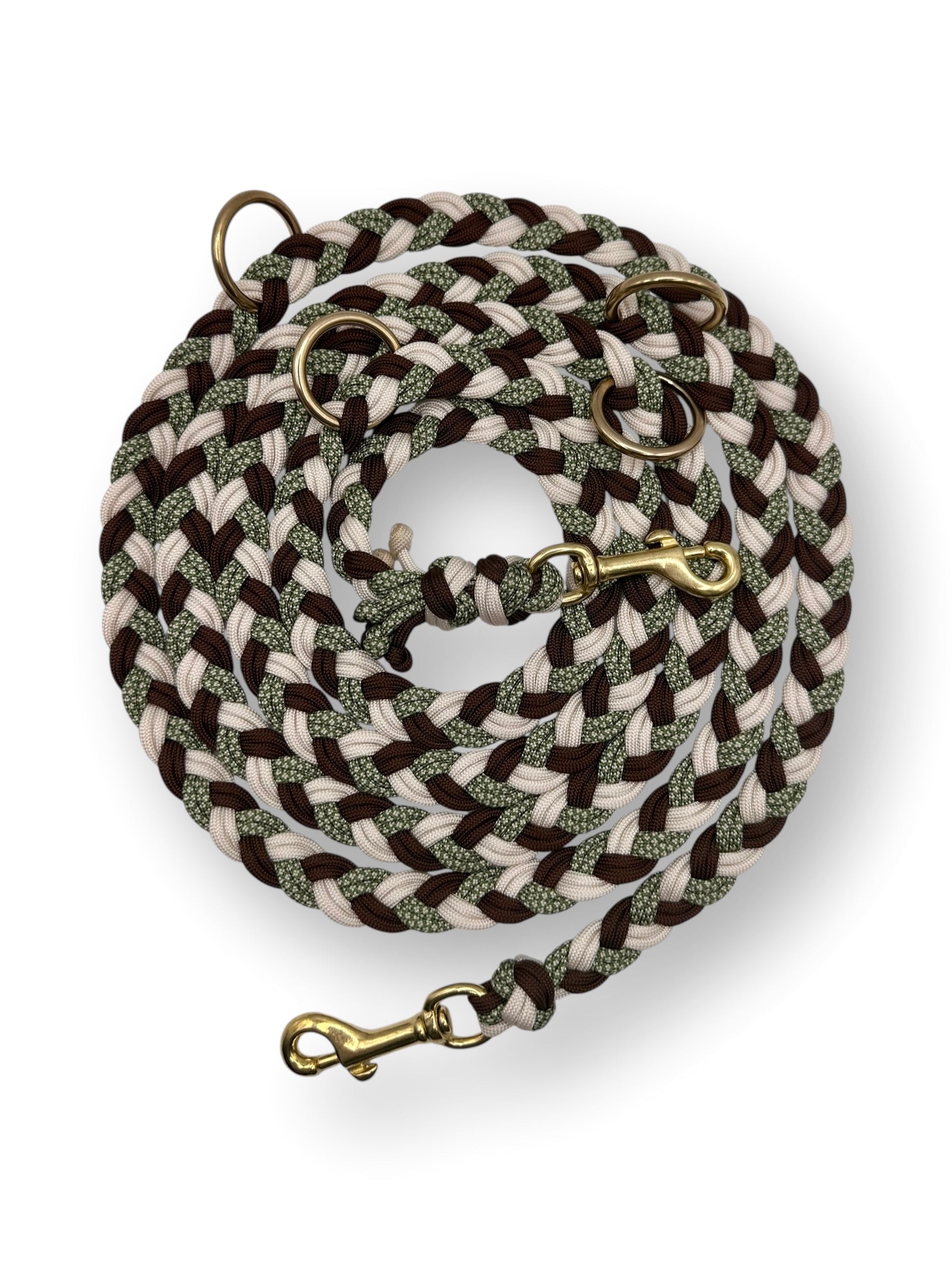 Hundeleine aus Paracord Typ 3 geflochten. Bestehend aus Walnut Braun, Moss Diamond und Cream Seil - Herbst Kollektion mit golden Beschlägen - personalisierbar.