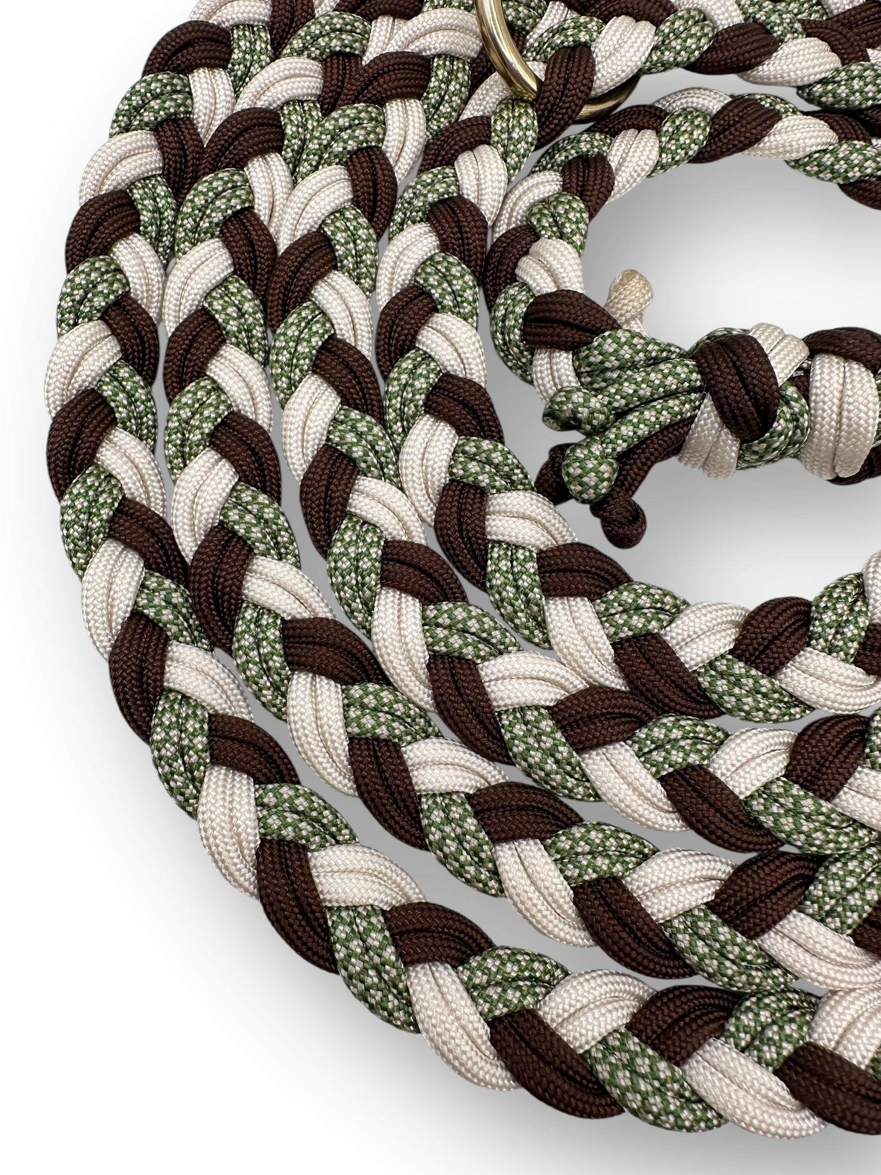 Paracordleine geflochten aus Herbst Farben: Moss Diamonds, Cream und Walnut Braun. Karabiner und Ringe Gold (Messing). Doppelter Diamantknoten, für kleine, mittlere und  große Hunde geeignet.