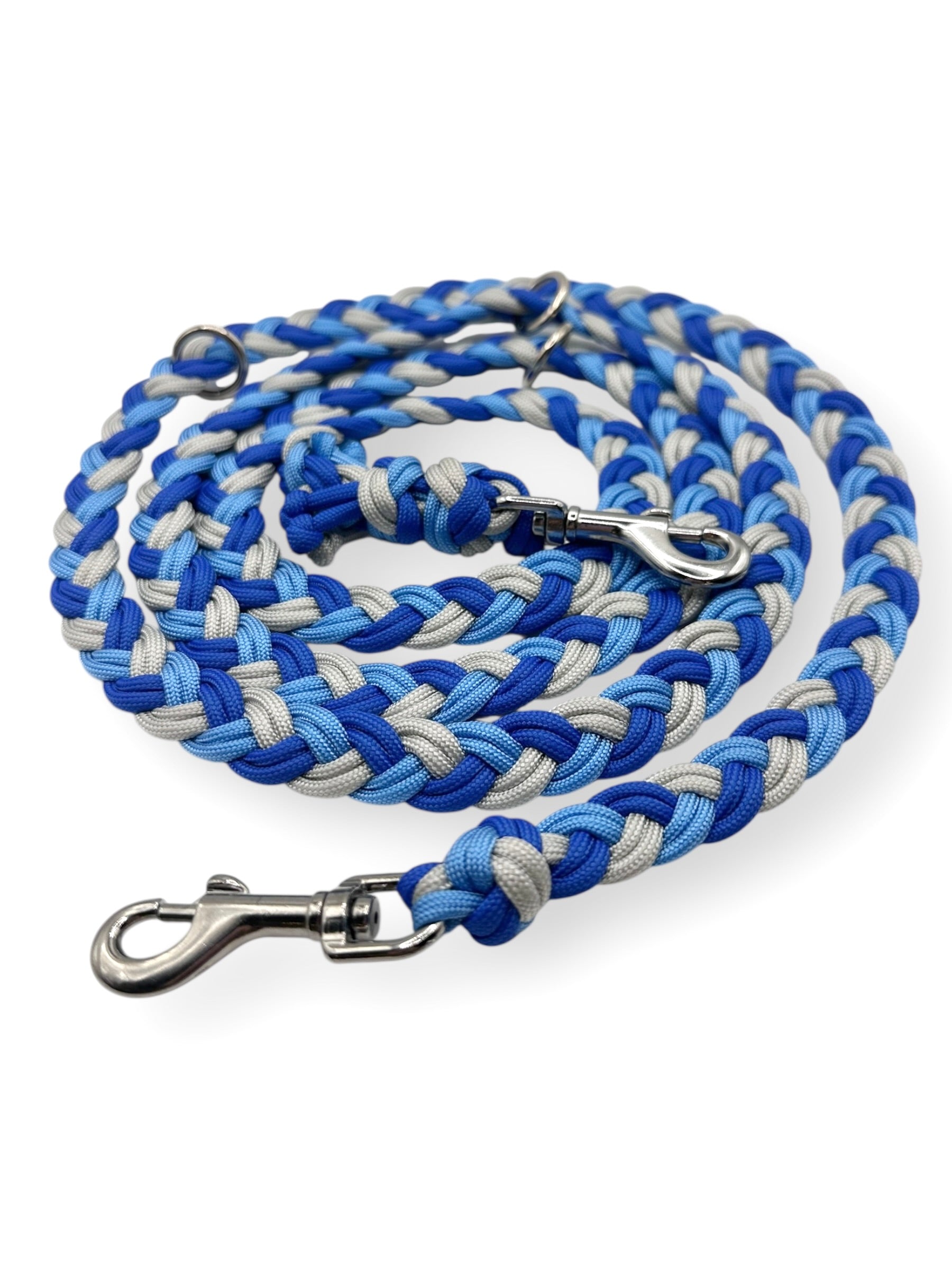 Hundeleine in blau und Silber geflochten aus Paracord Winter Edition Eis Blau. Winterliche Hundeleine als Weihnachtsgeschenk 