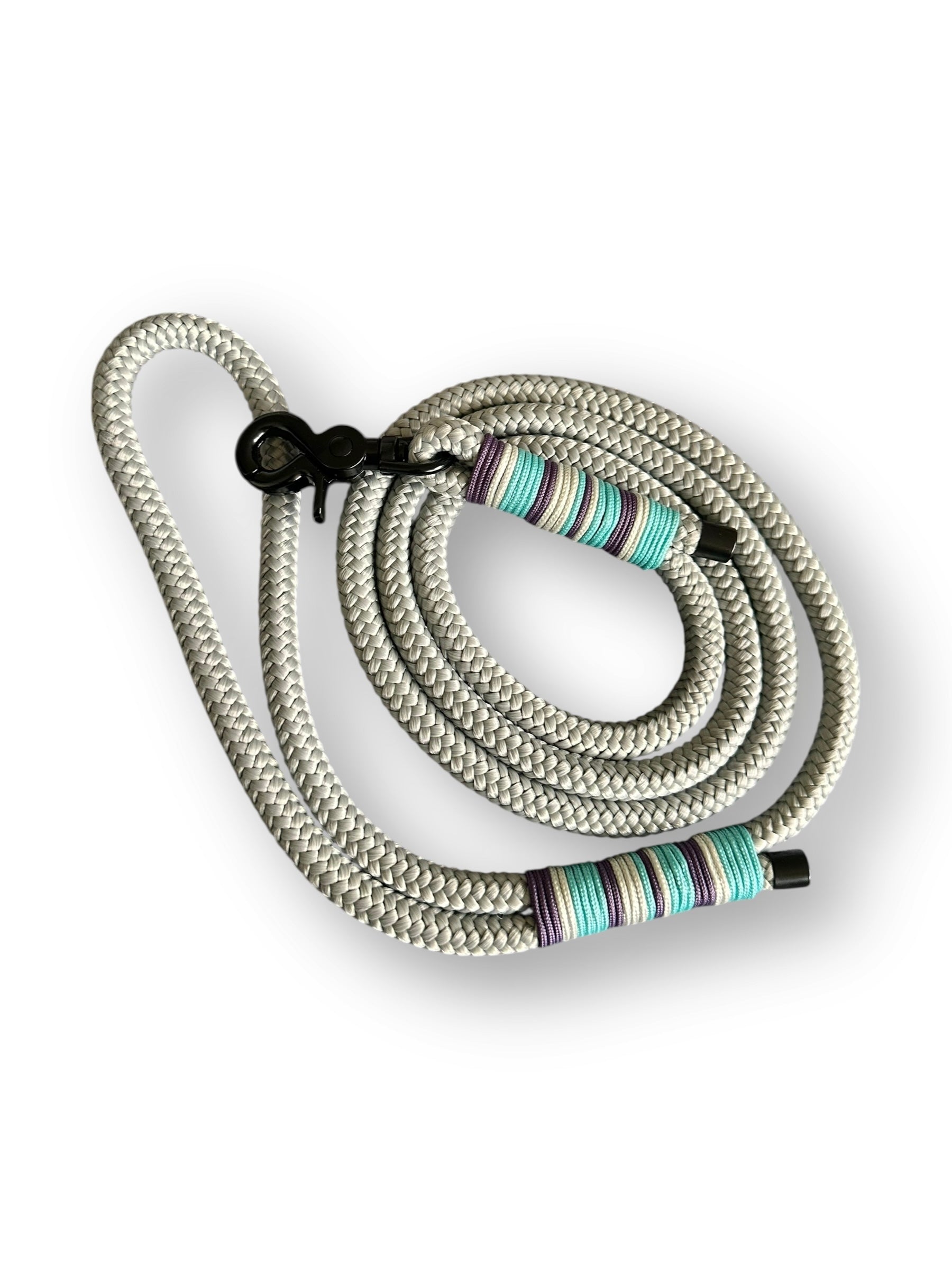 Hundeleine mit fester handschlaufeaus 10mm dickem Tau in den Farben grau, lila und blau mit schwarzem Details - Draufsicht