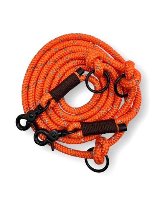 Hundeleine aus 10mm starken Tau in Neon orange mit reflektierenden Details - perfekt für den Herbst und Winter. Draufsicht 